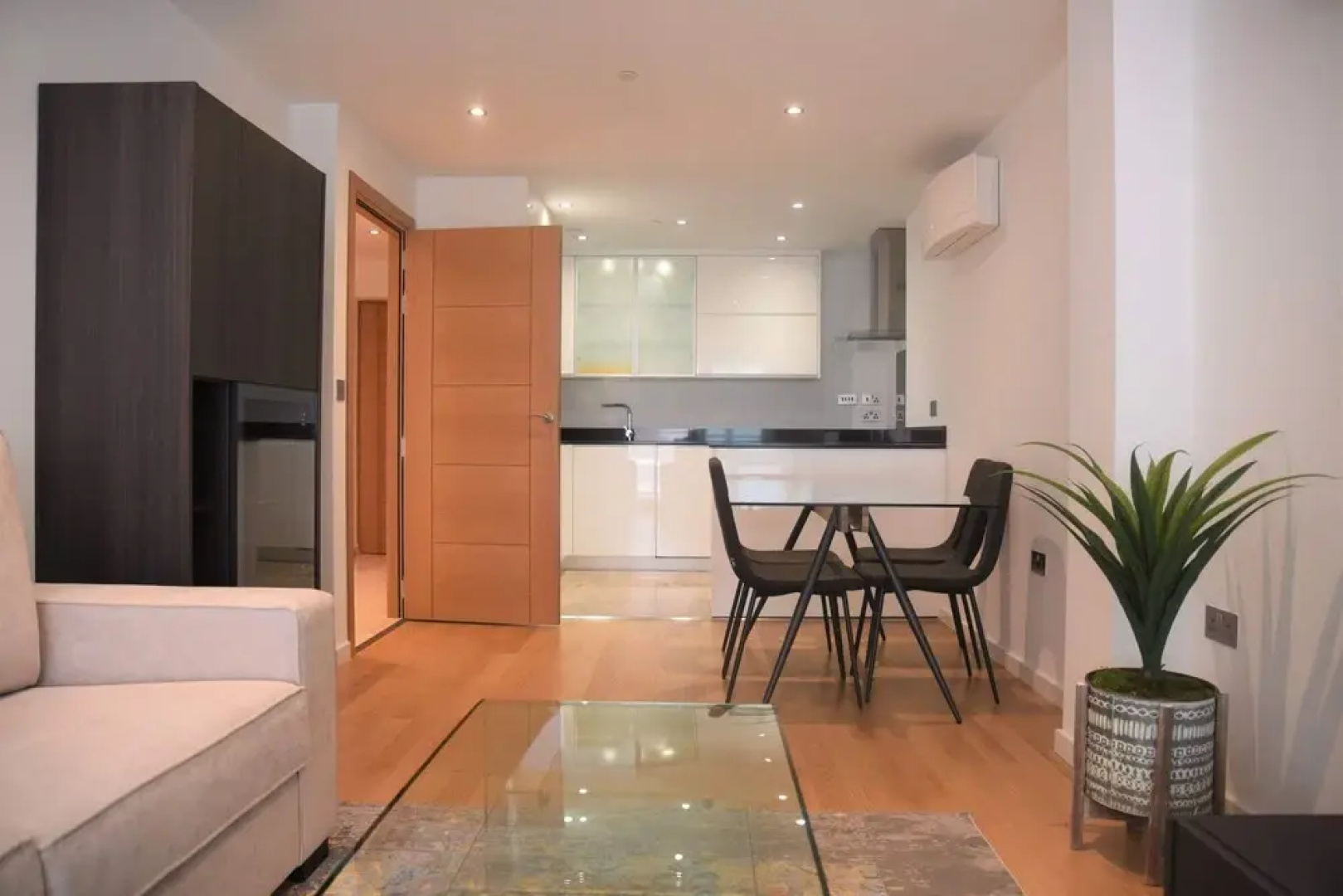 Luxury 2 Bedroom Apartment