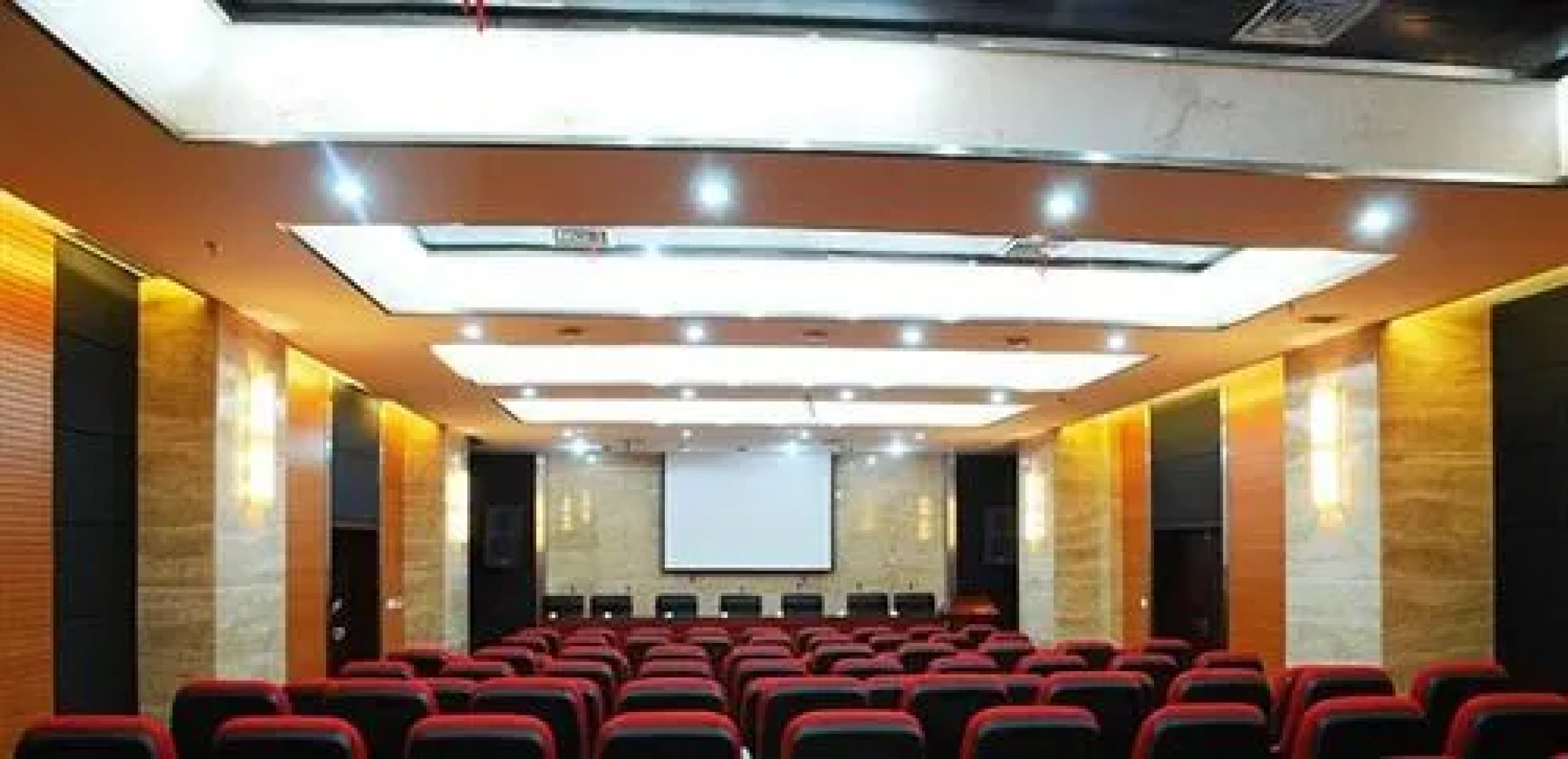 Zixin Hotel (Shaoyang High-speed Railway Station Central Hospital)