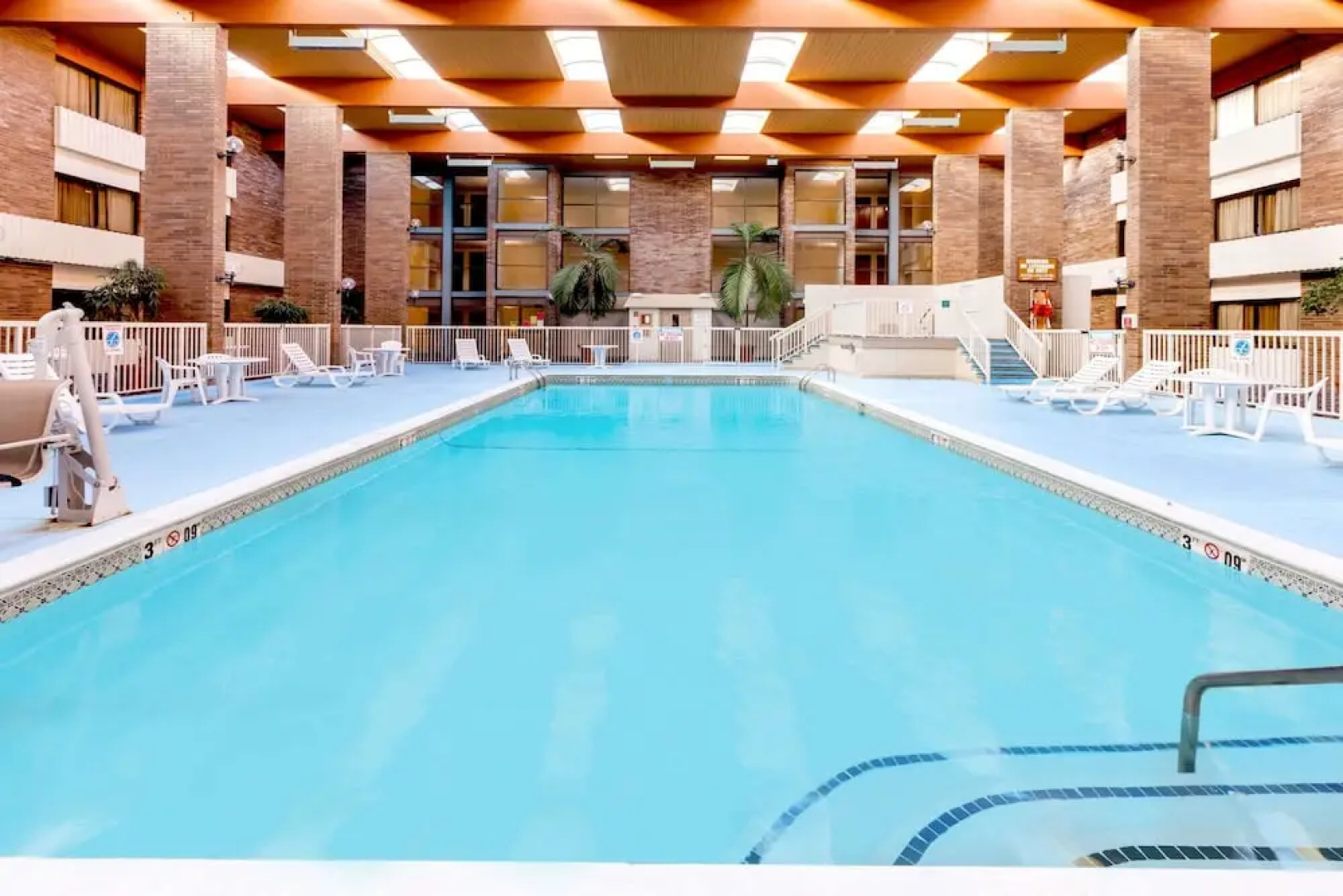 Ramada Lansing Hotel And Conference Center