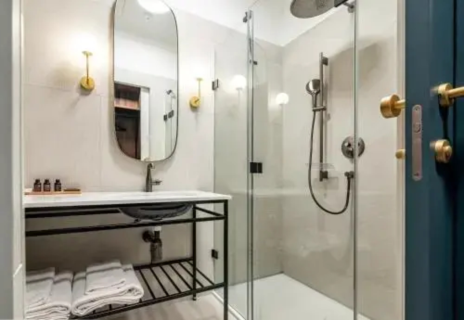 Golden Ship Hotel / Aranyhajo Fogado