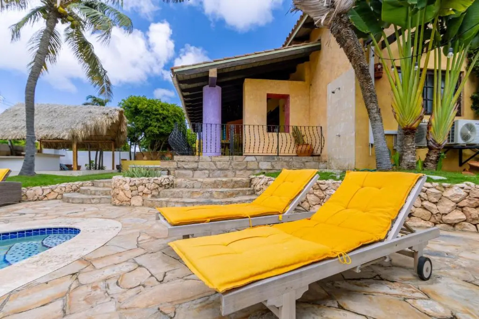 Mexican Style Villa With Private Pool, Free Utilities