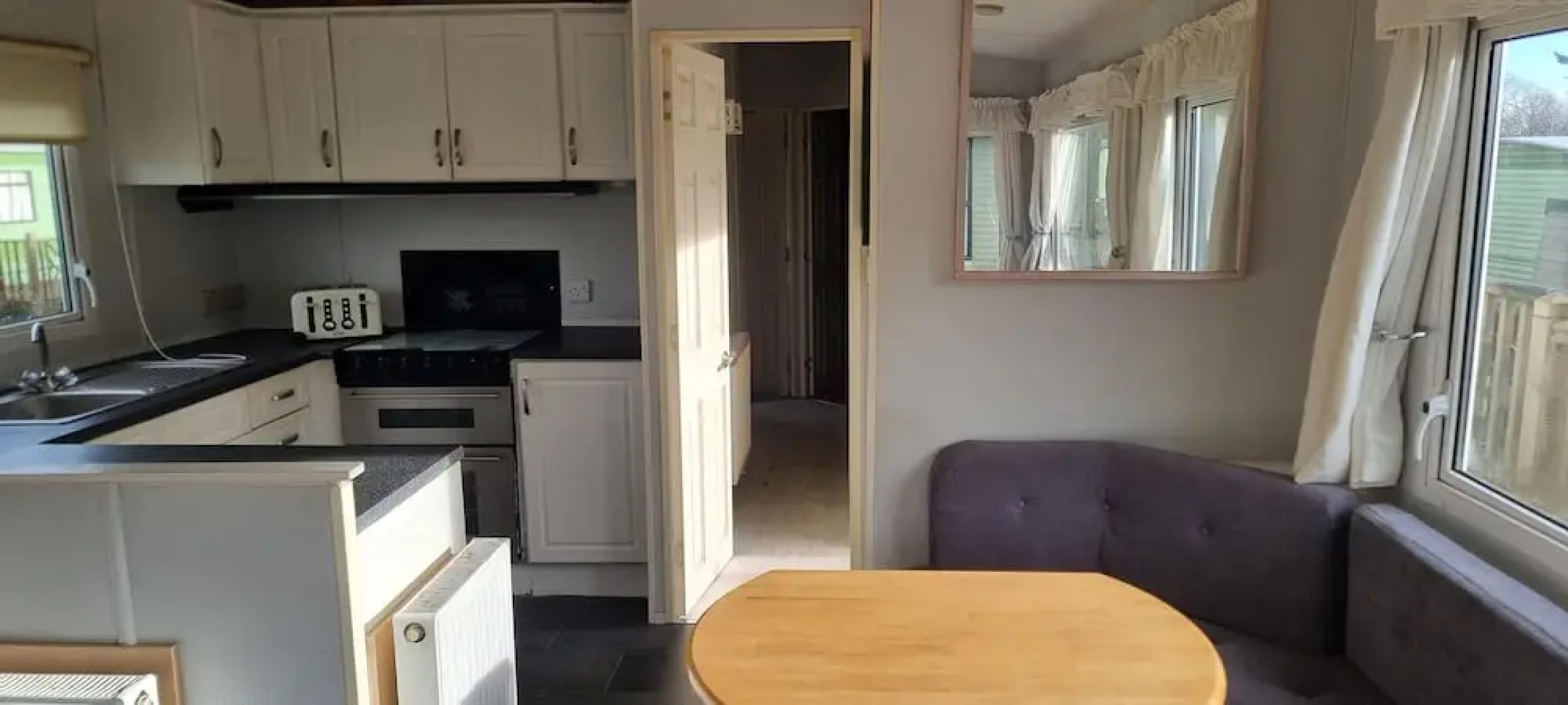 Lovely 3-bed Caravan in Foel, Welshpool