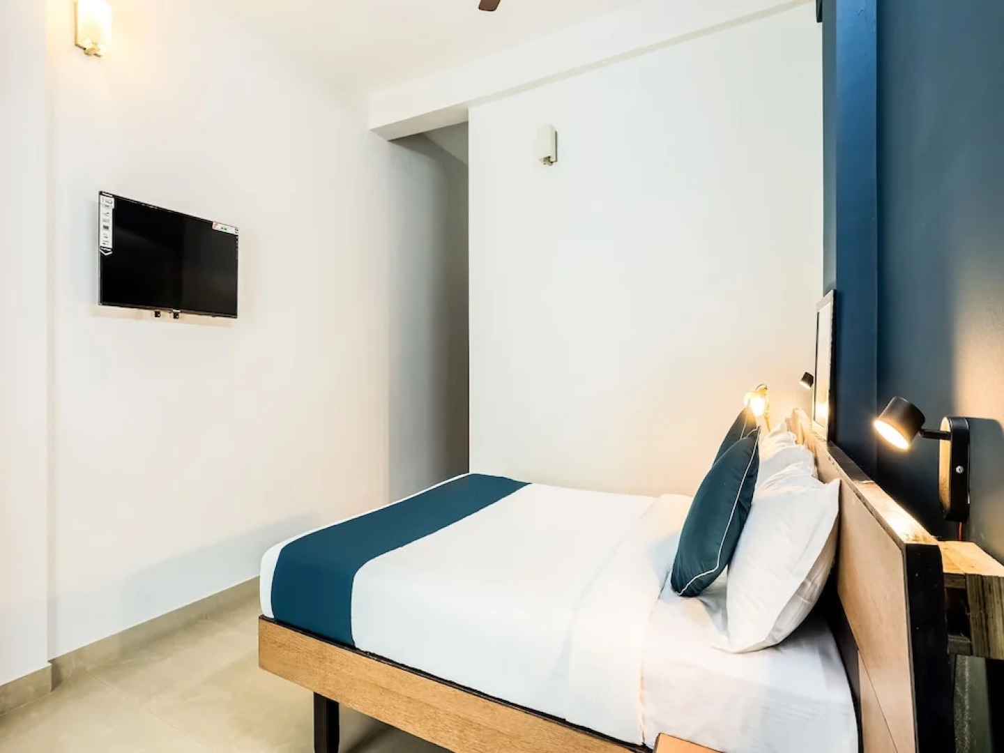 SilverKey Executive Stays 45762 Accadia Residency