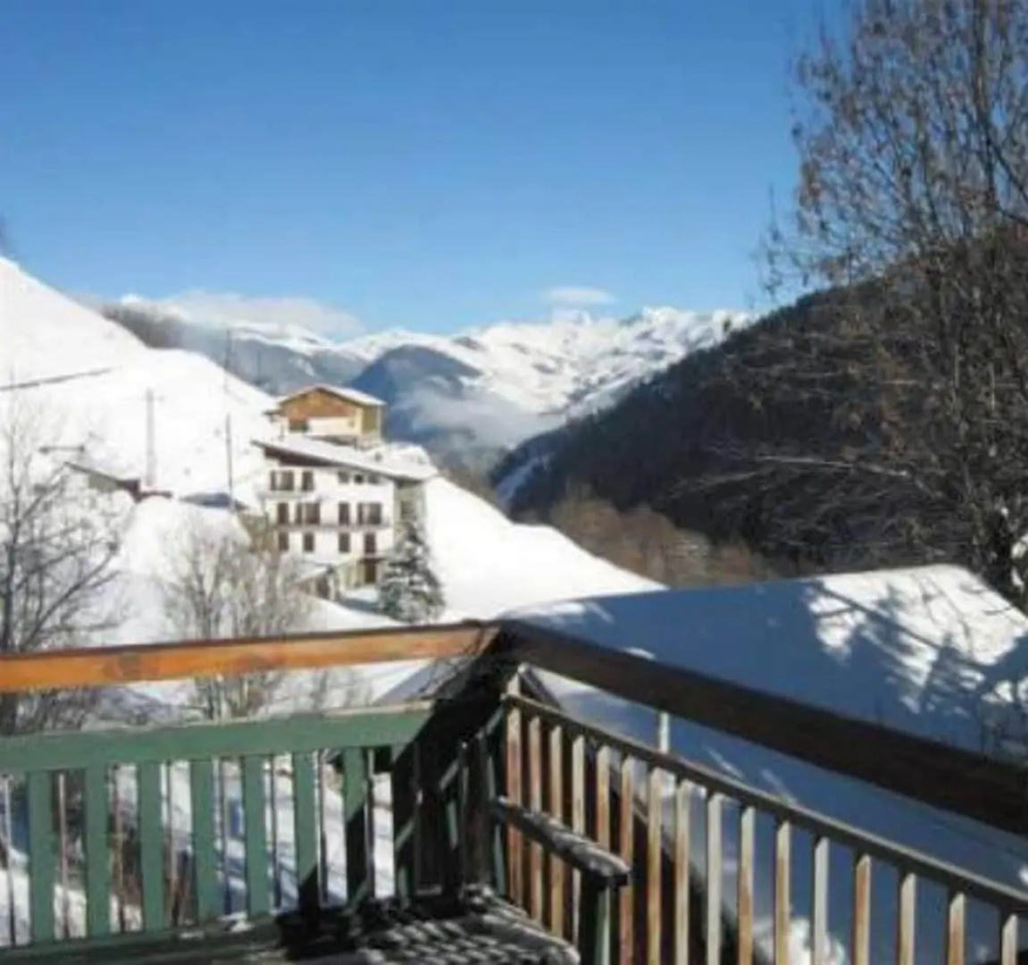Chalet With 3 Bedrooms in La Léchère, With Wonderful Mountain View and Furnished Garden