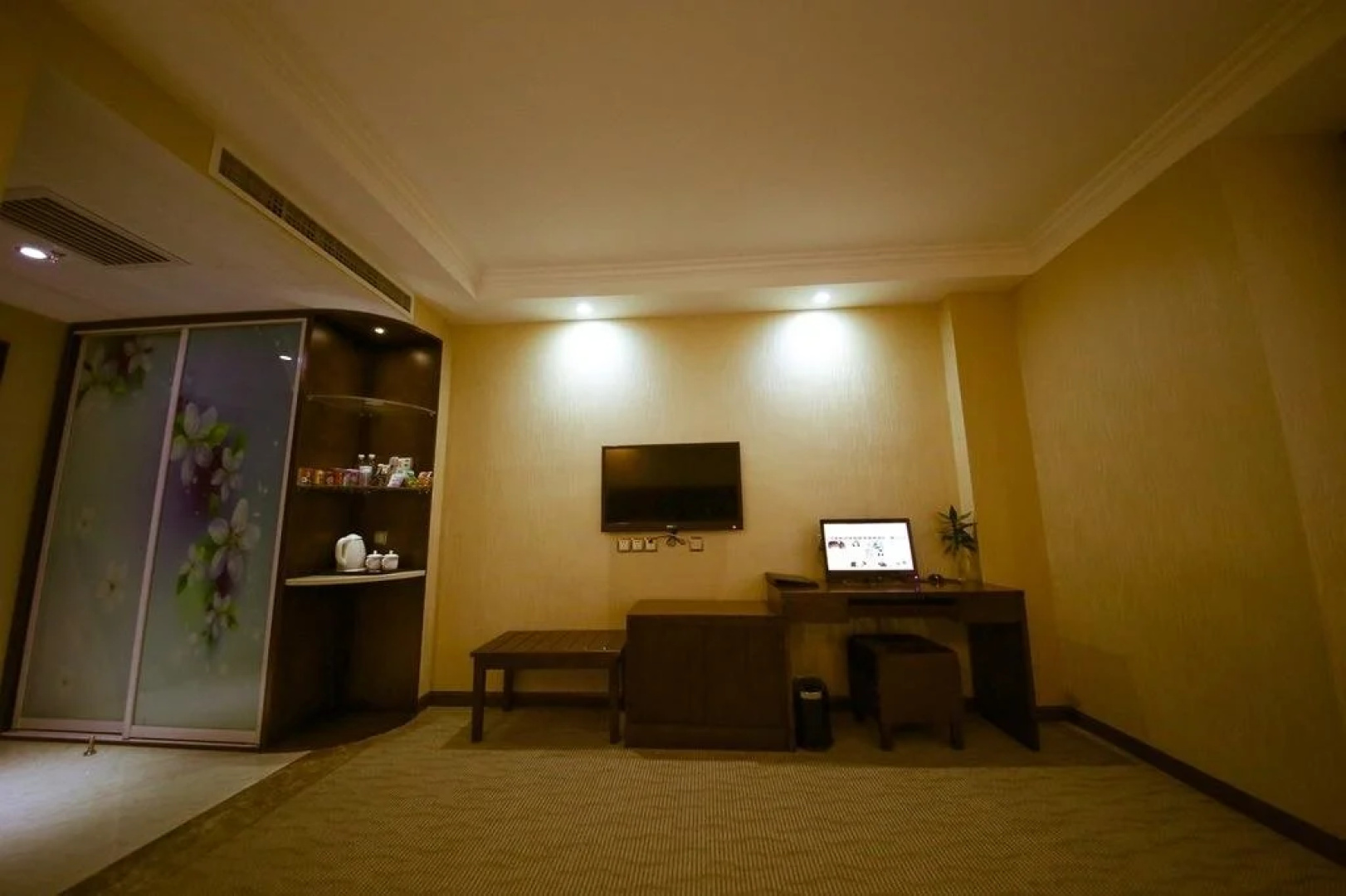 Mellow Orange Hotel