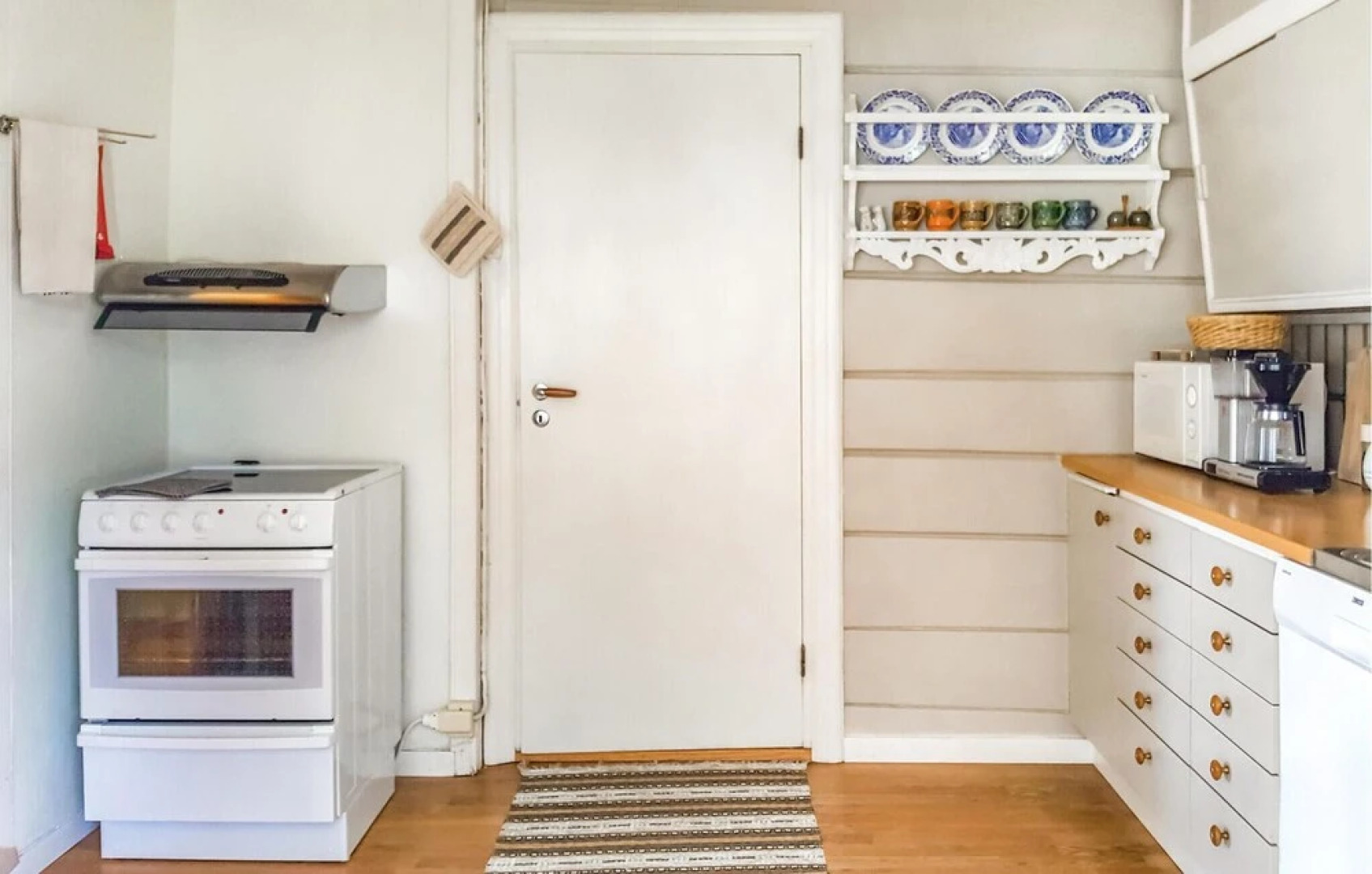 Amazing Home in Olden With 4 Bedrooms and Wifi