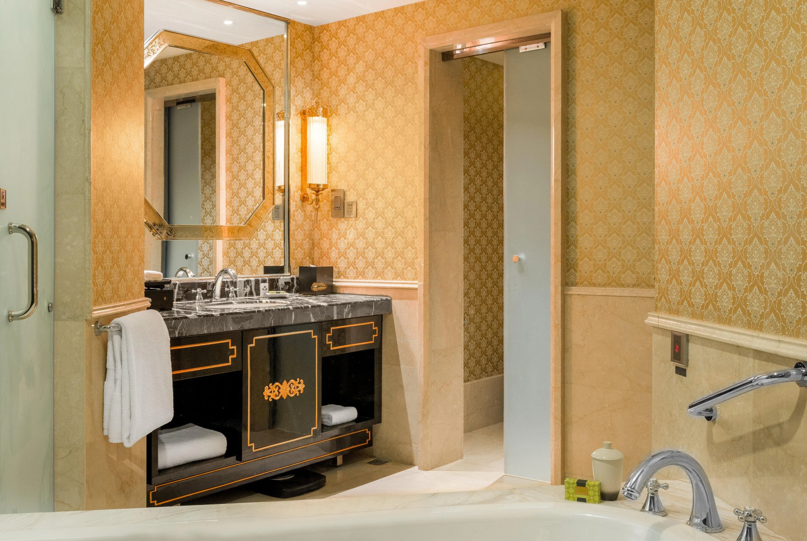 Intercontinental Resort Lhasa Paradise by IHG