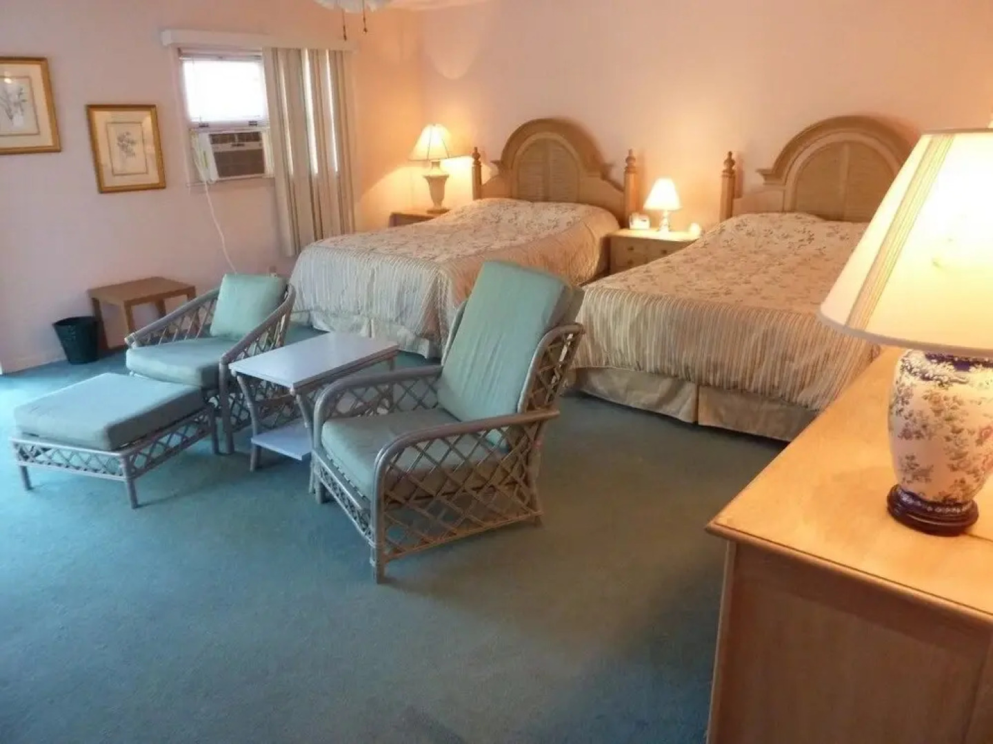 A Beachfront Palm House 5 Bedroom Home