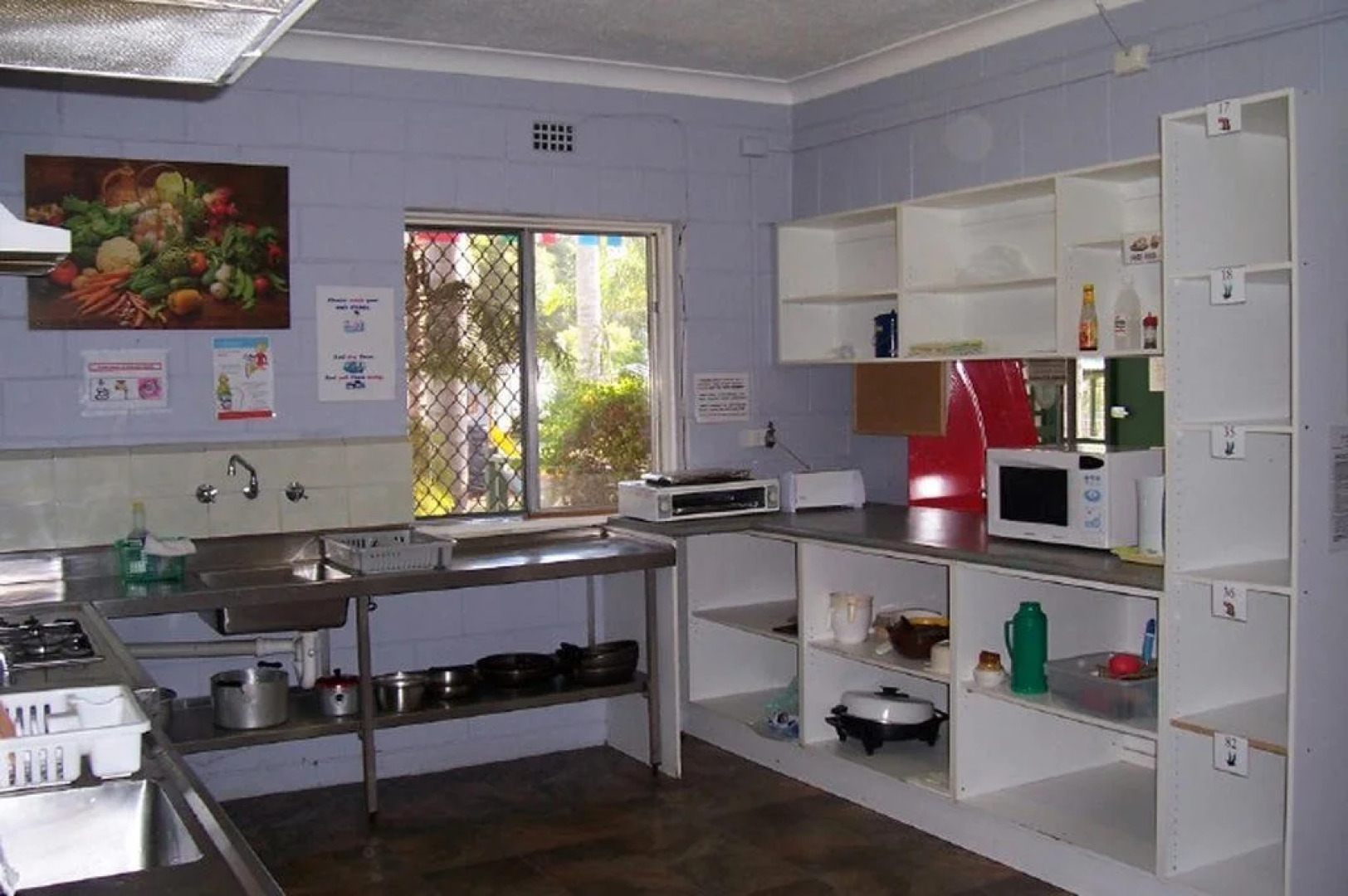 Batemans Bay Holiday Park - Hostel