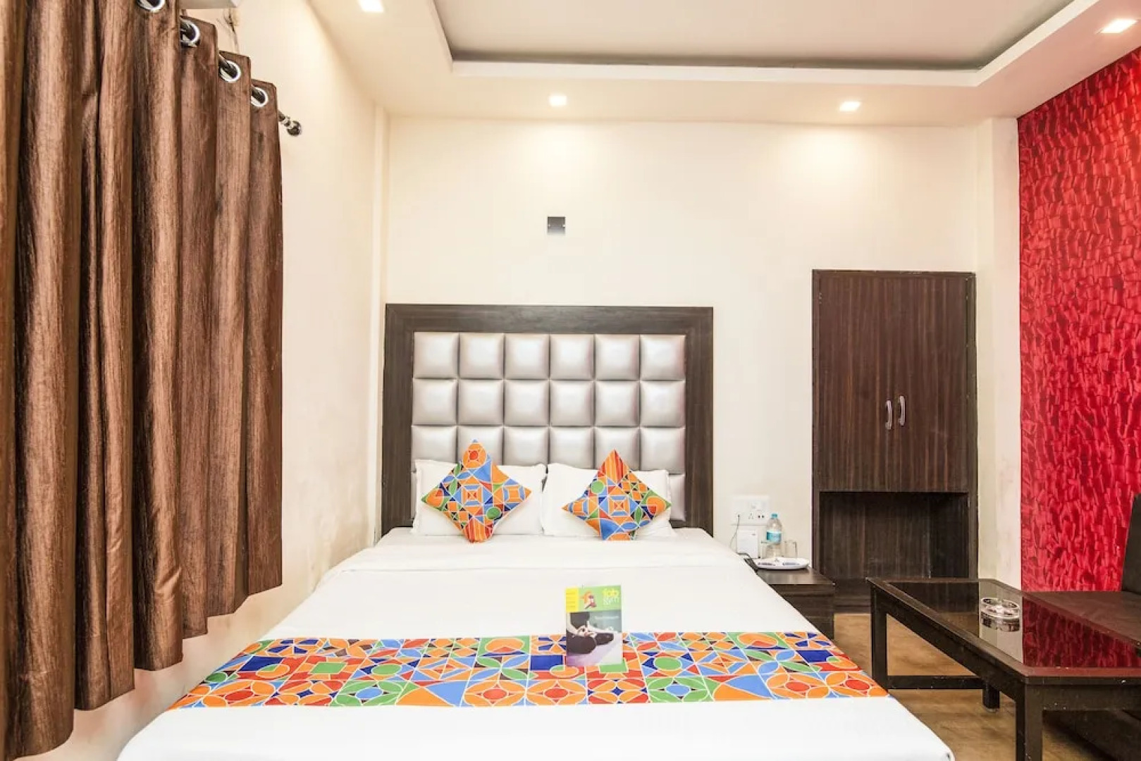 De Sivalika Howrah by FabHotel