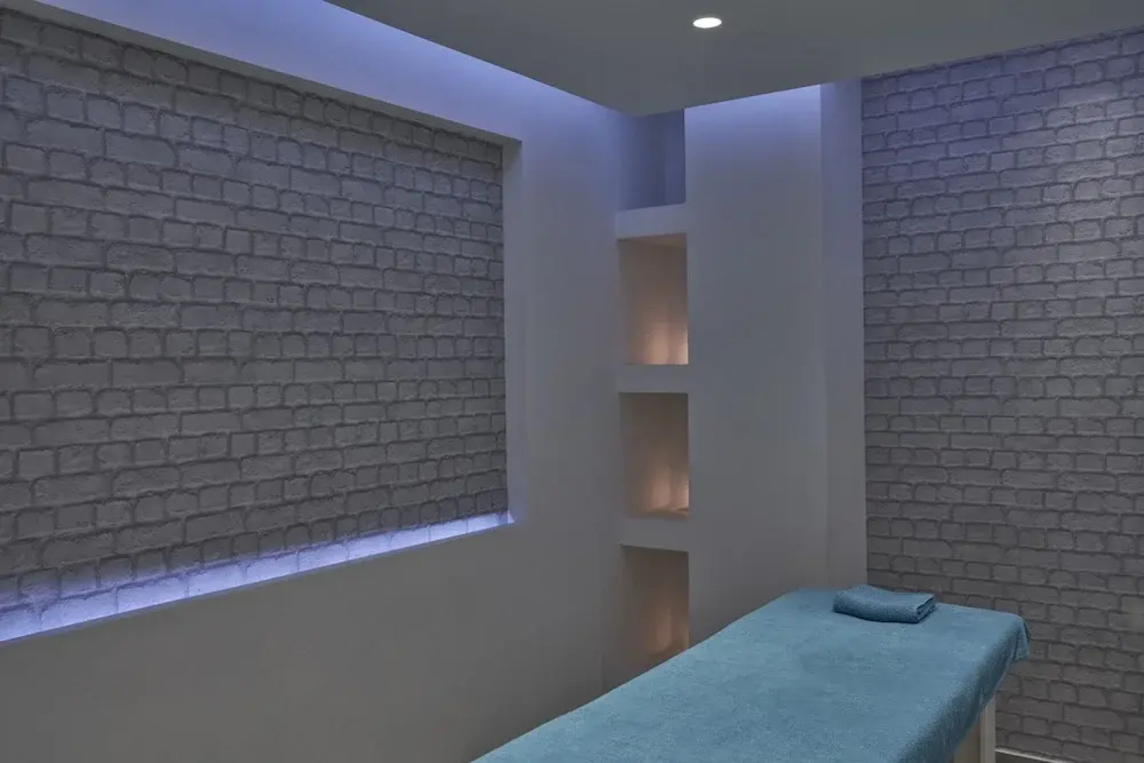 White Olive Marine Aquapark