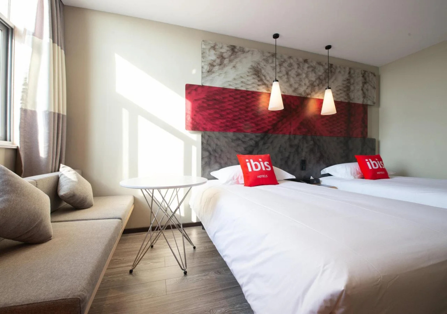 Ibis Guanyun Kowloon Port Water Street Hotel