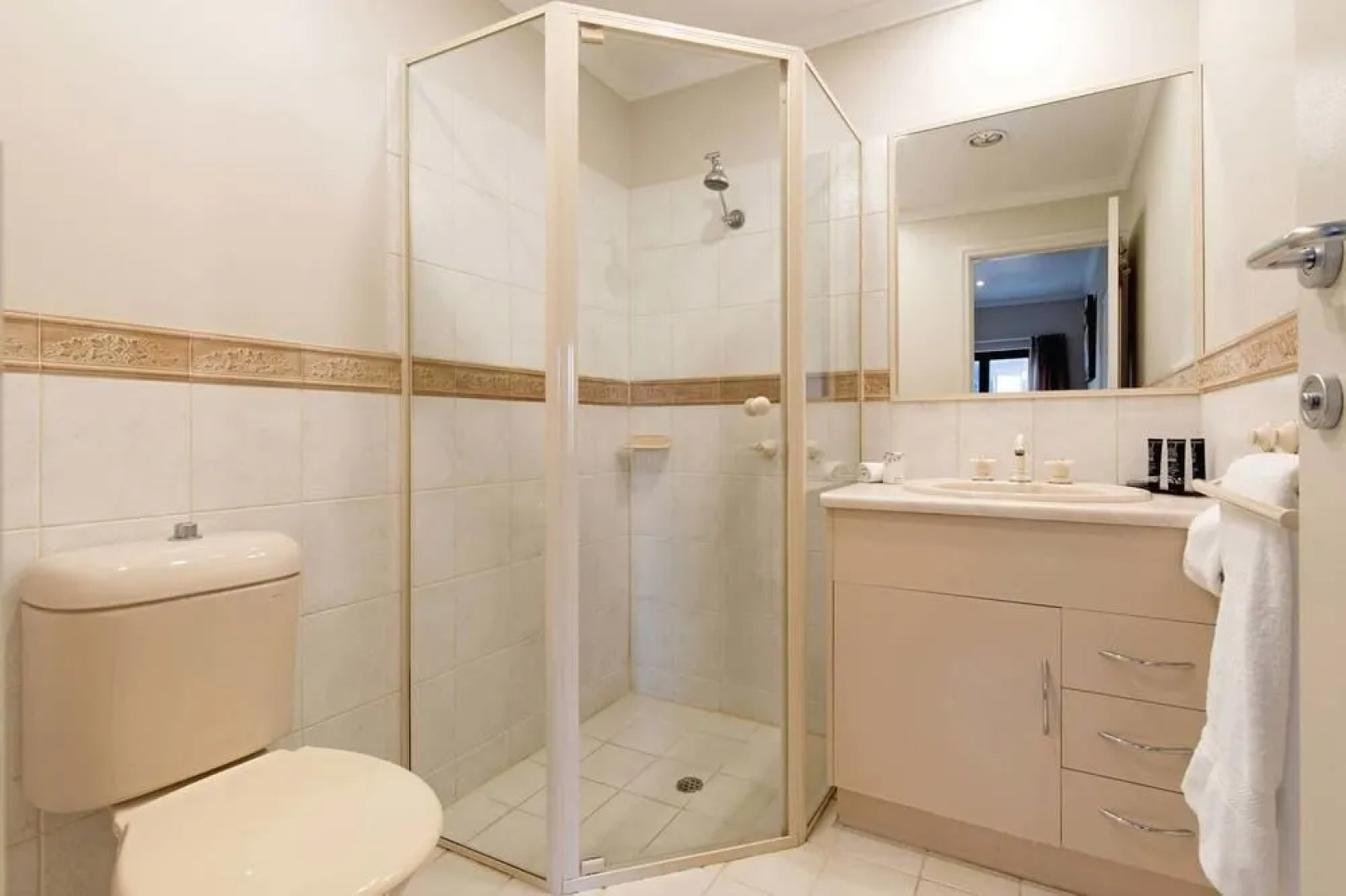 Pacific International Apartments Adelaide