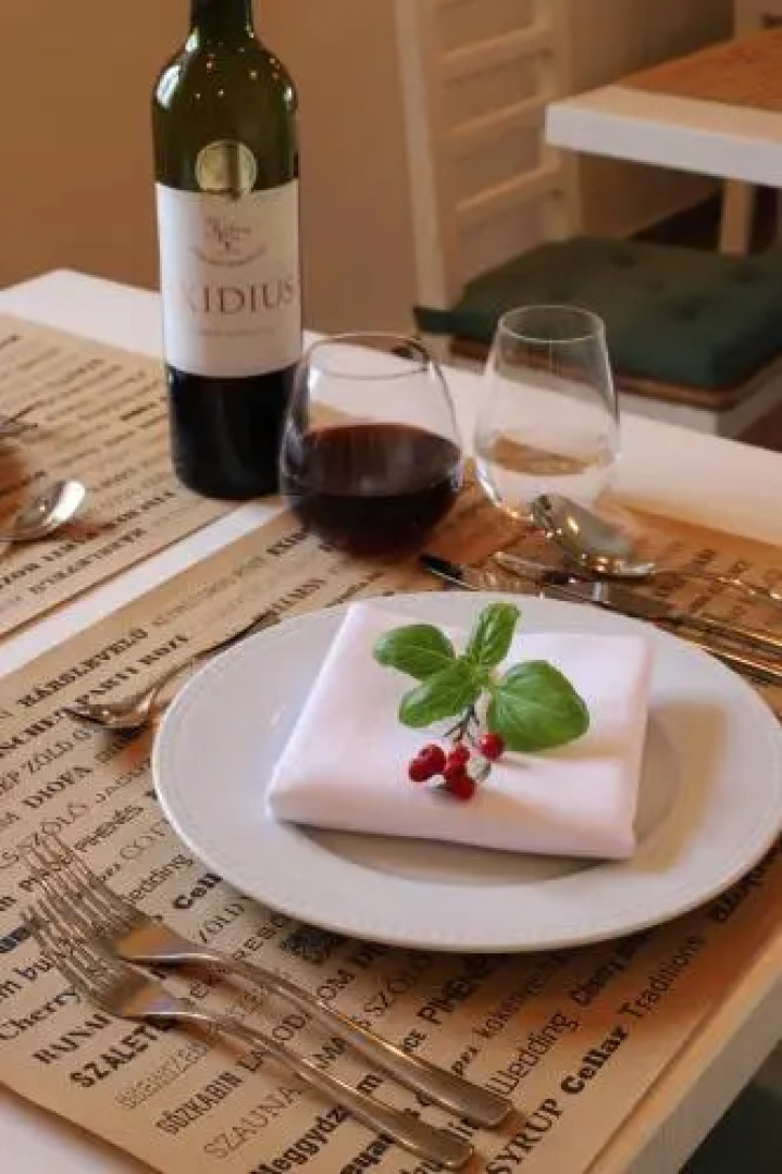 Kokeny es Fia Cottage Houses