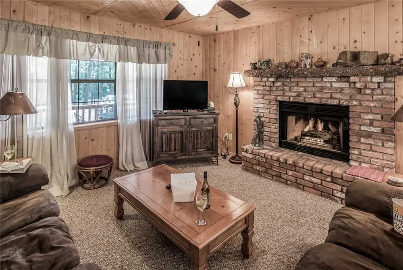 123 Rising Hill - Two Bedroom Cabin