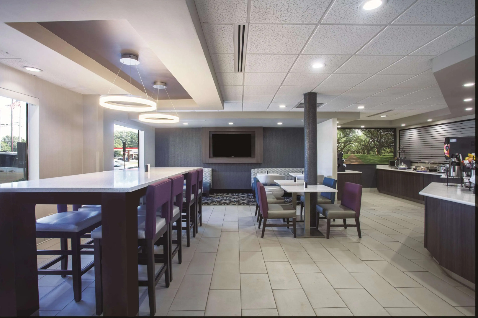 La Quinta Inn & Suites by Wyndham Jackson Airport