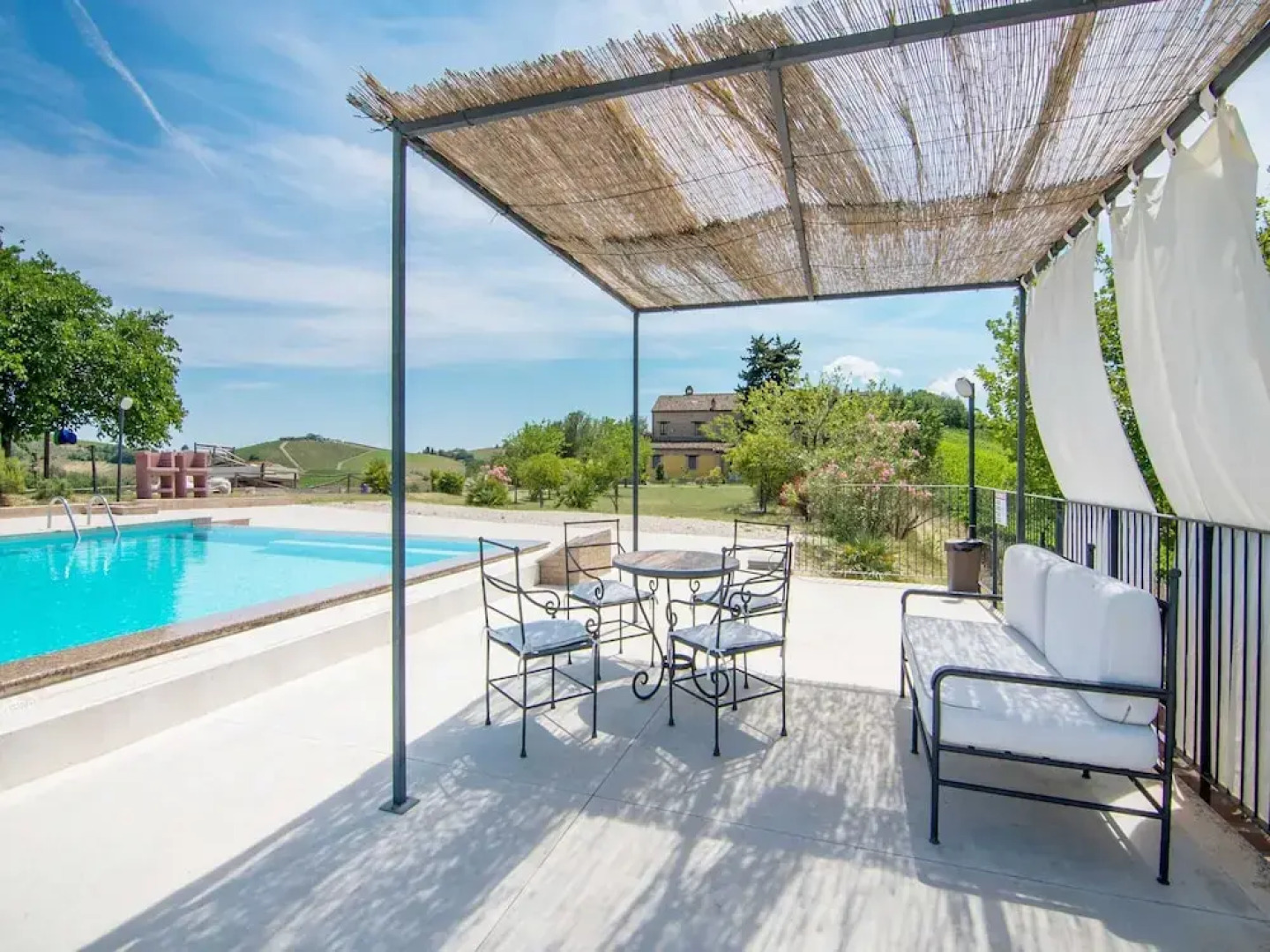 Scenic Apartment in Ascoli Piceno with Hot Tub