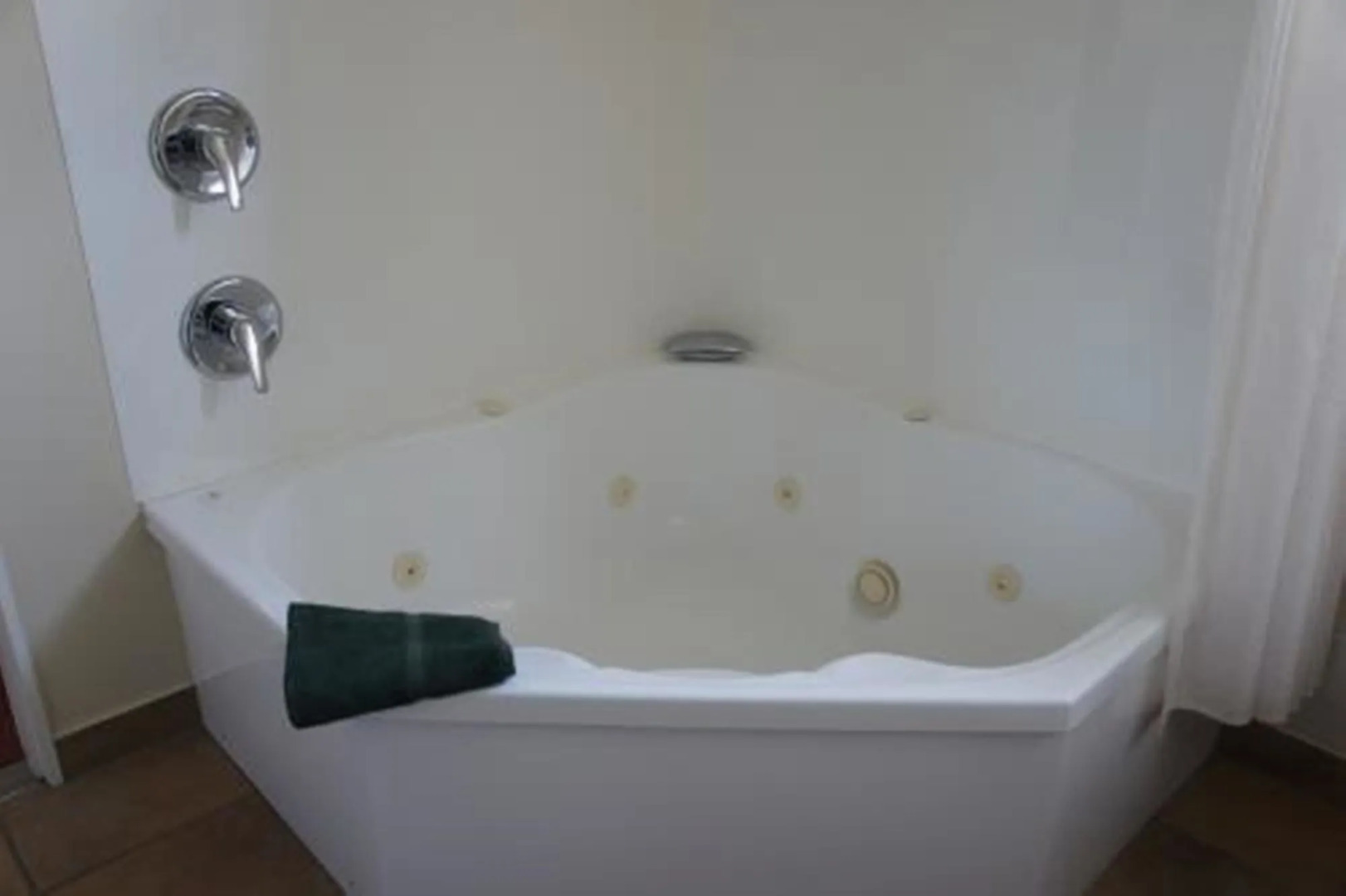 Bks Egmont Motor Lodge