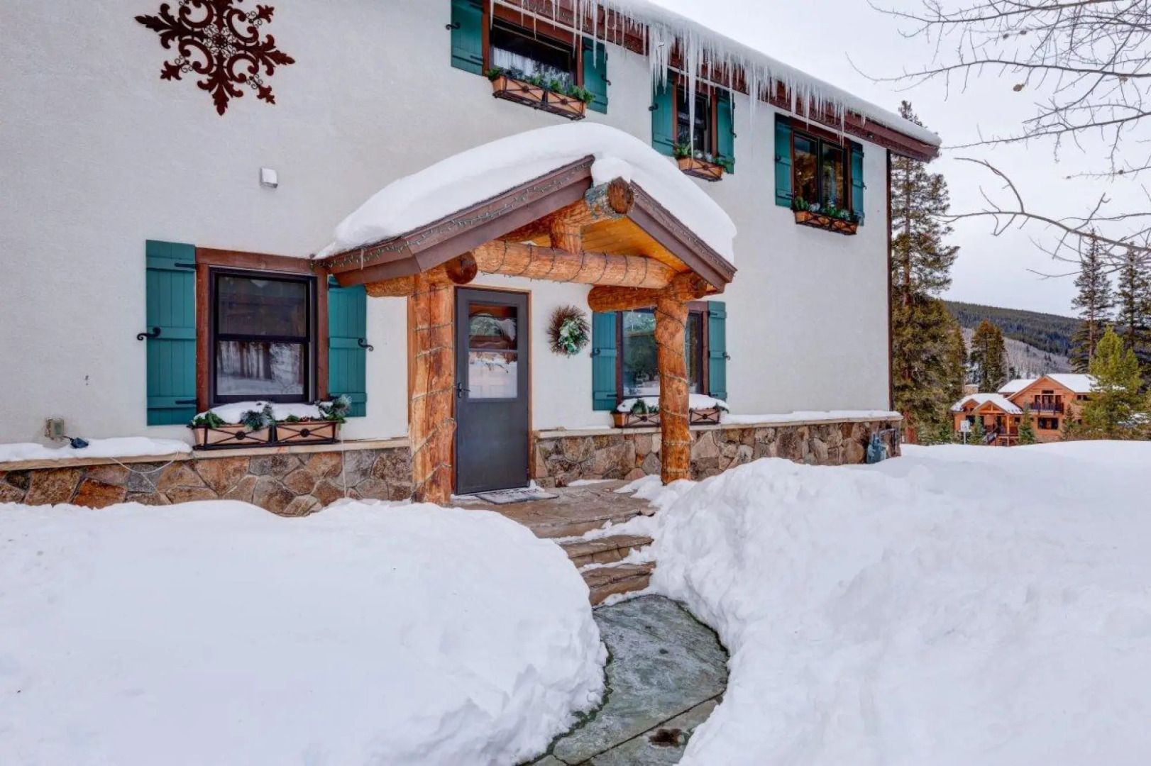 400 Whispering Pines Dr.