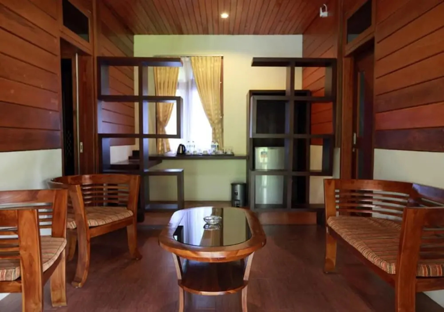 Green Tropical Village and Resort