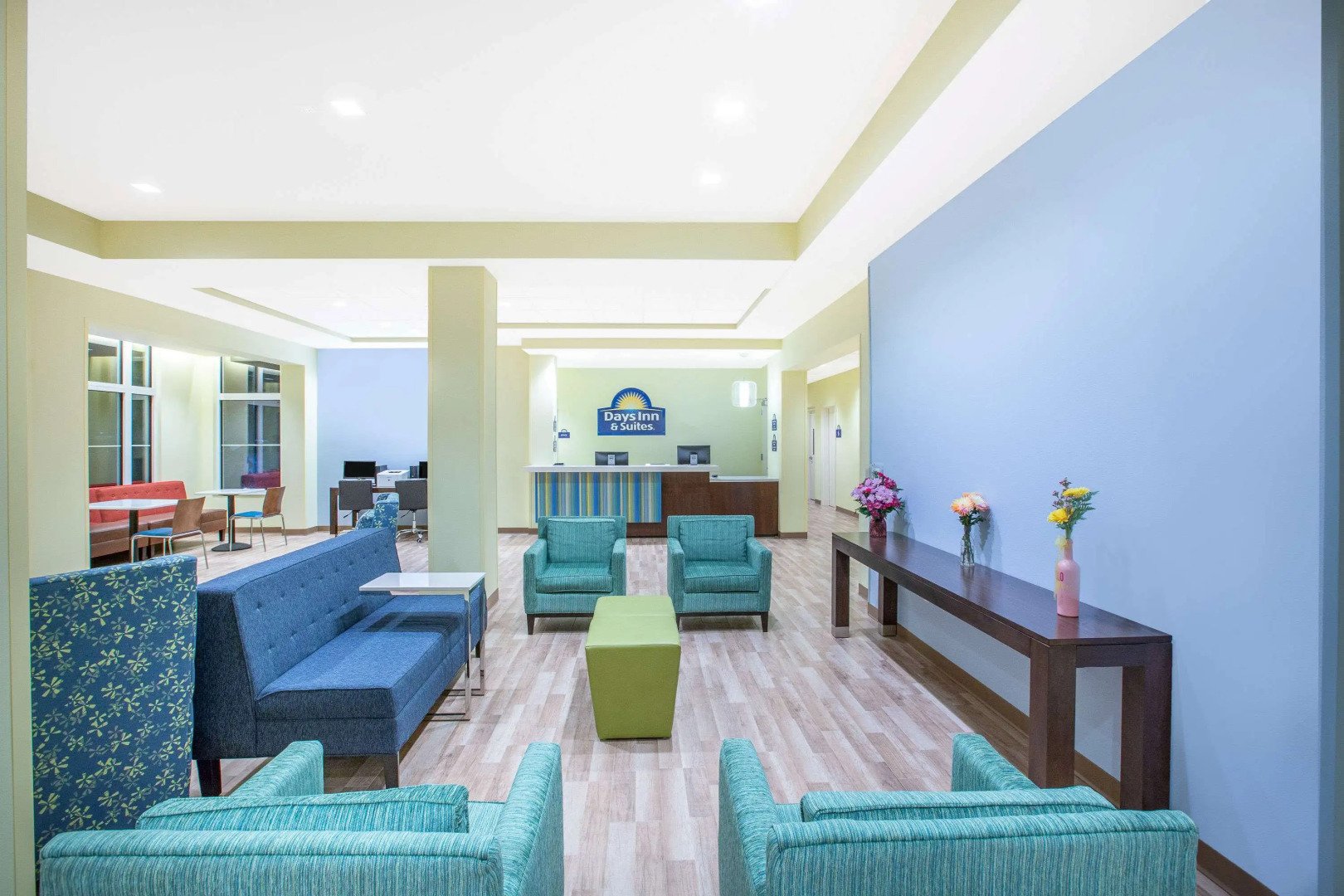 Days Inn & Suites by Wyndham Kearney