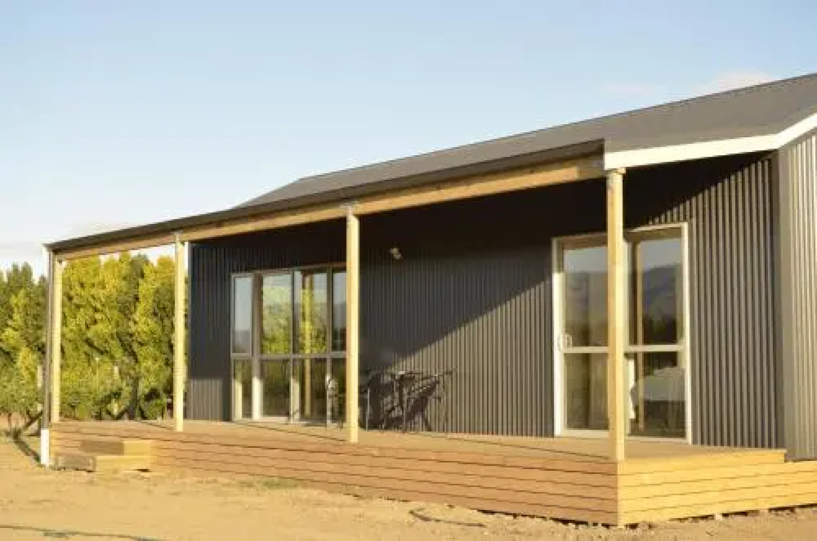 Weaver Estate Wines & Weaver Estate Vineyard Cottages