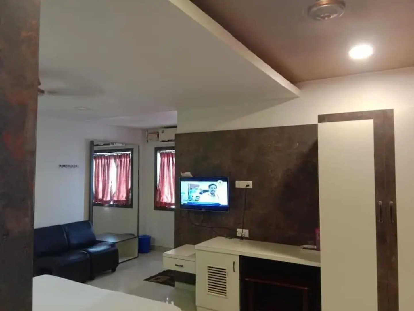 Kalaimagal Residency