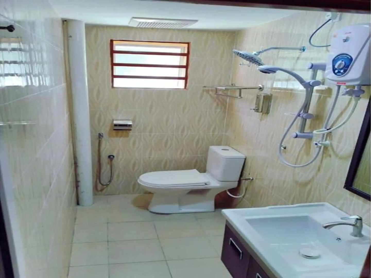 OYO 89691 Hotel Puteri Miqaila