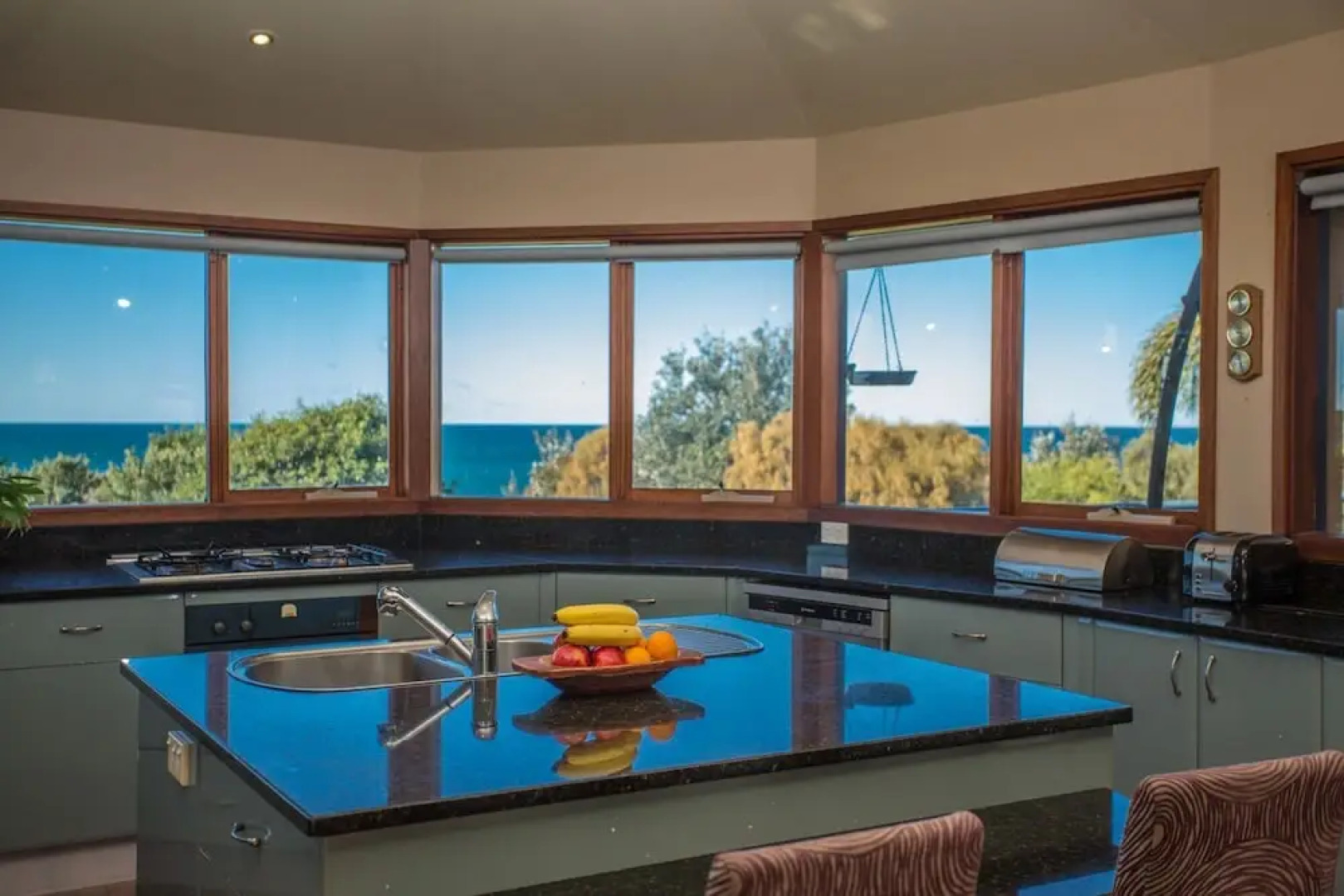 Tura Beach House On Pacific Way