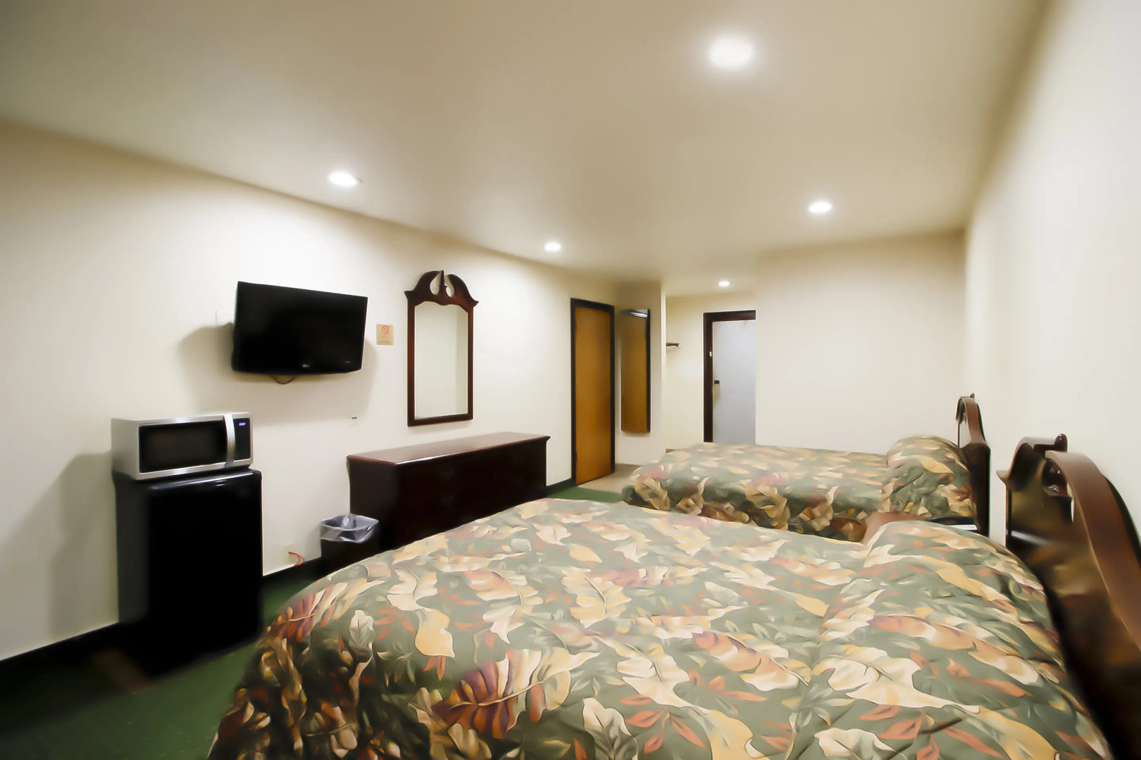 OYO Pinewood Inn & Suites Silsbee