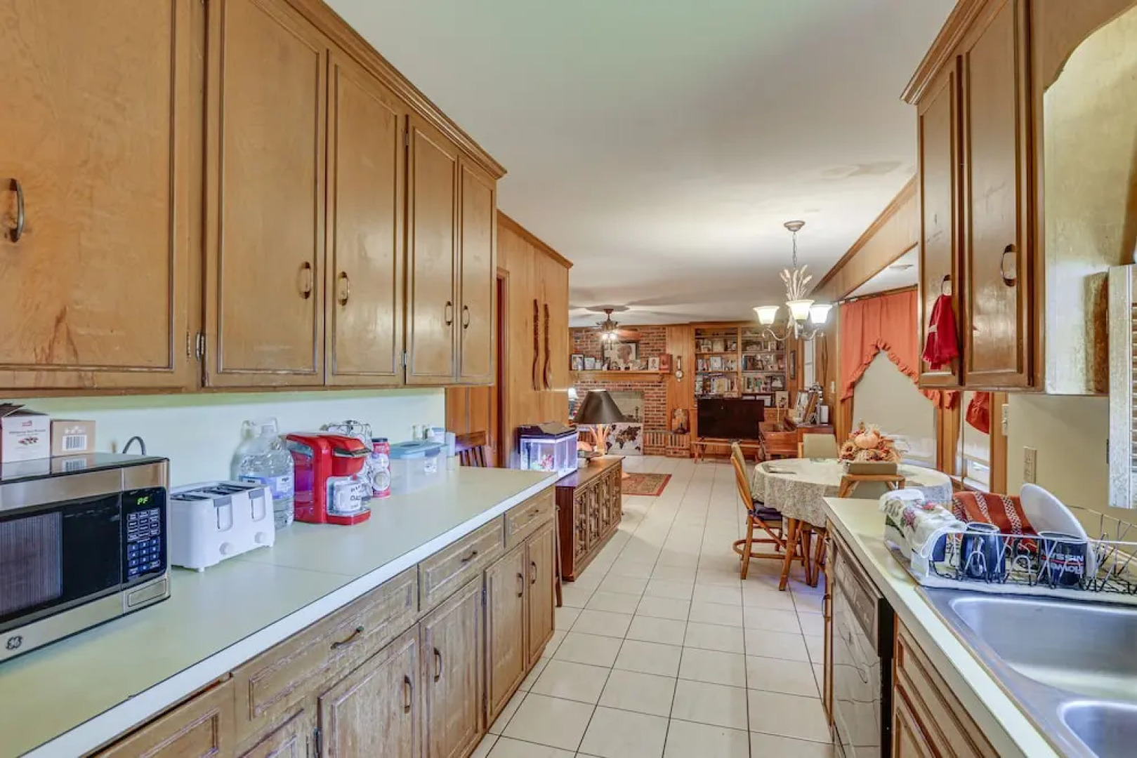 Rustic Thomasville Home w/ Deck: 2 Mi to Downtown!