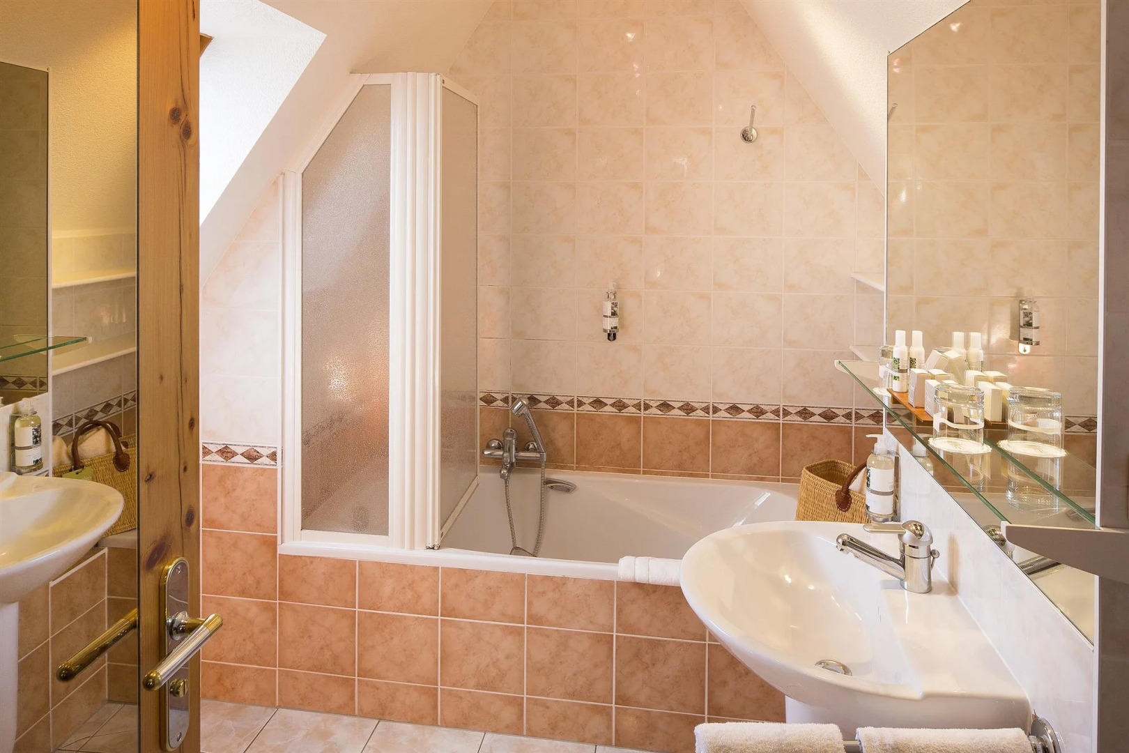 Le Parc Hôtel devient YONA