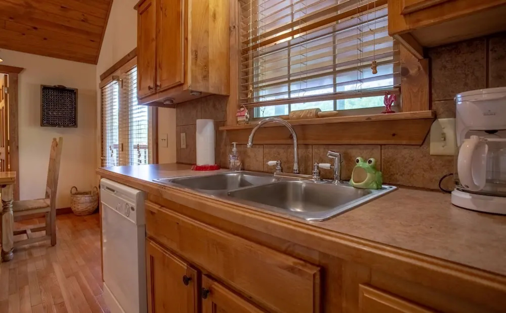 Dakota Lodge 2 Bedroom Home by RedAwning