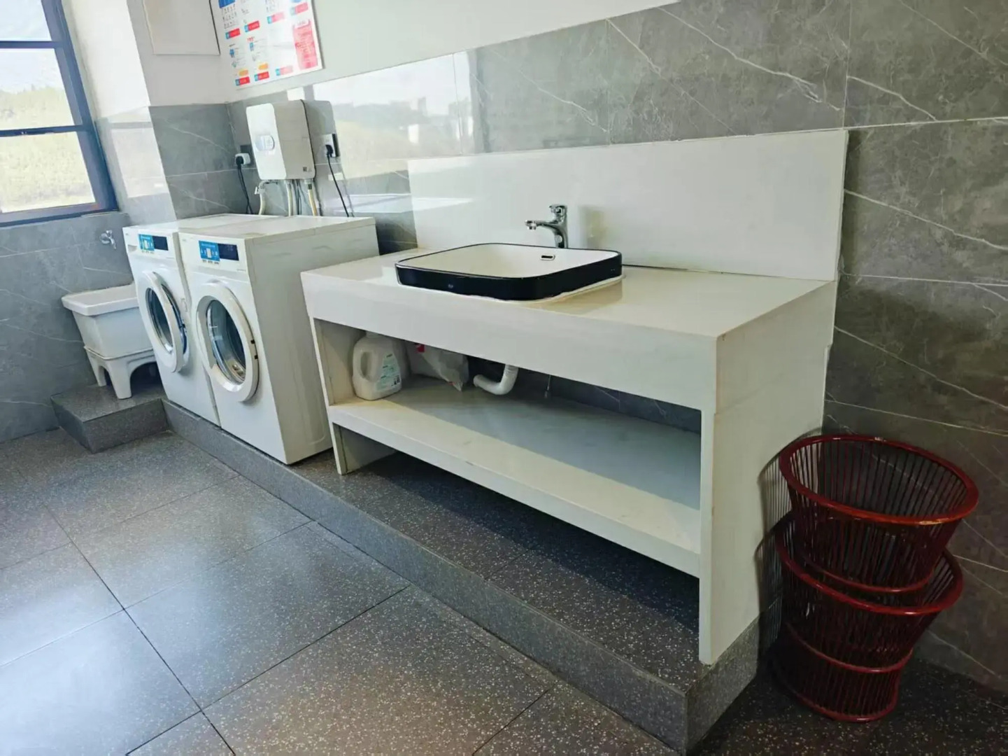 Jingmen California Apartment Hotel