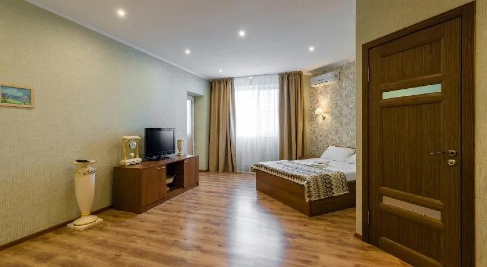 V Dvukh Shagakh na Festivalnom