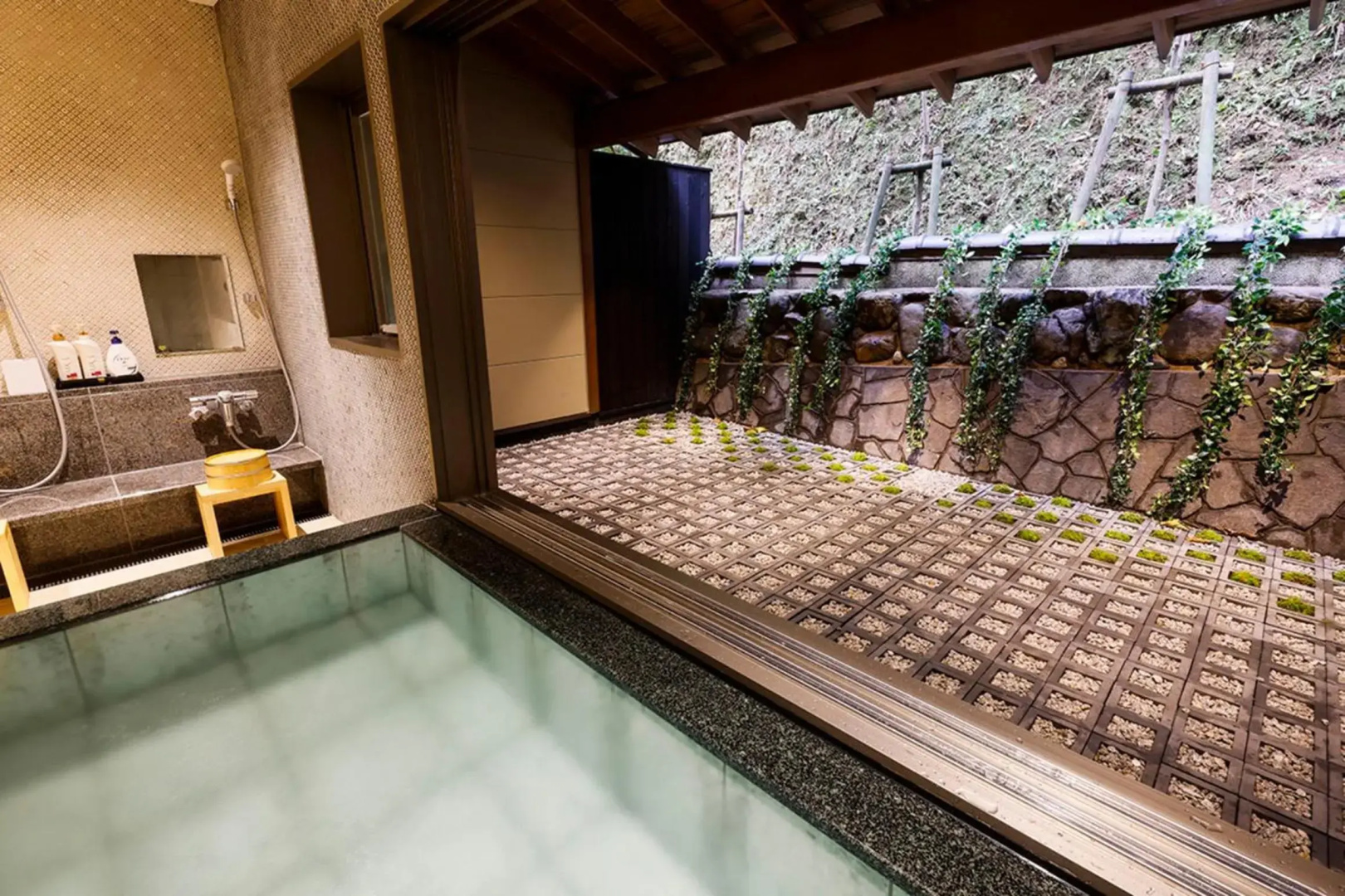 Yuraku Kinosaki Spa & Gardens