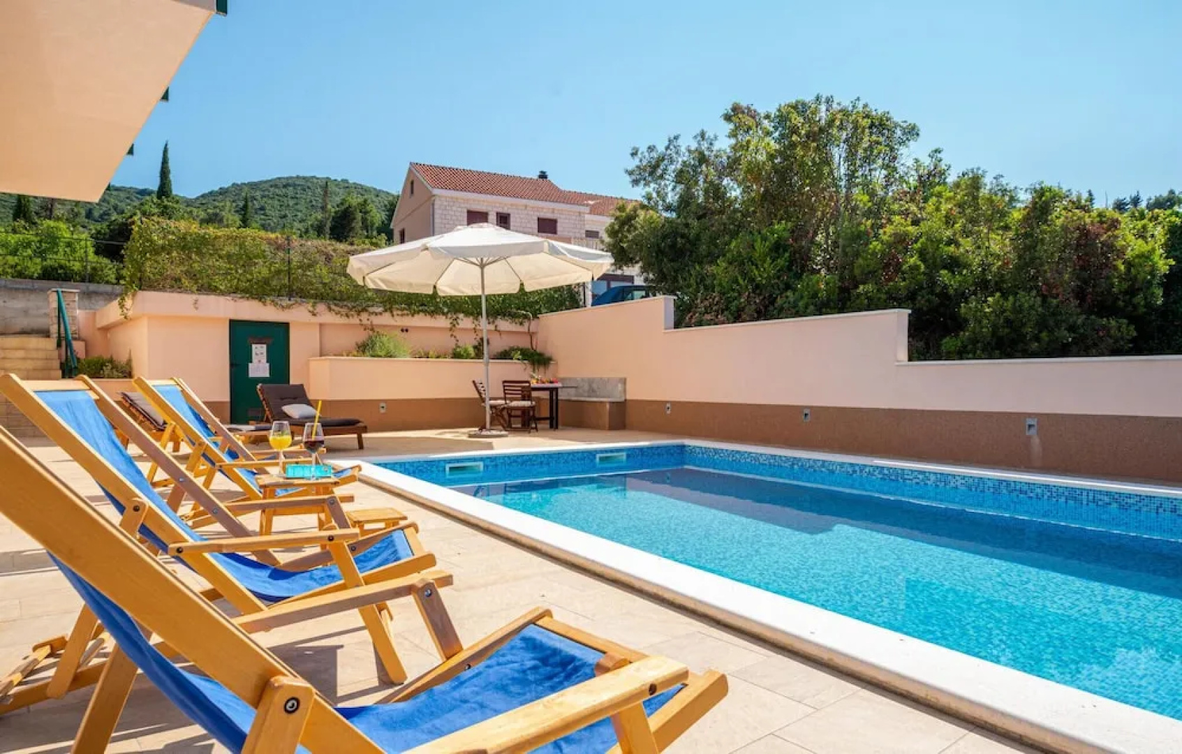 Amazing Home in Kneze With Wifi and 4 Bedrooms
