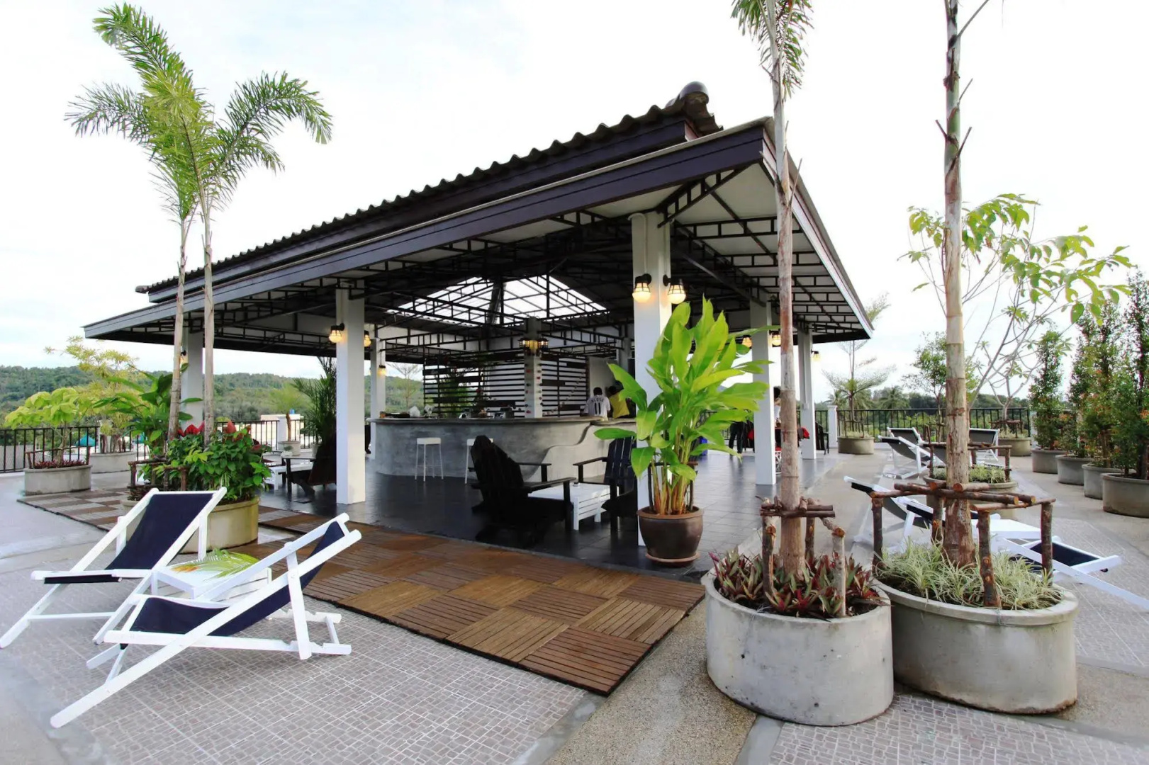 Coco Nori at Sea Hotel