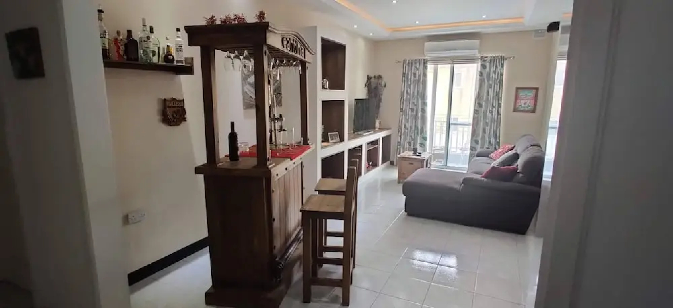 Room-very Bright Well Kept Apartment