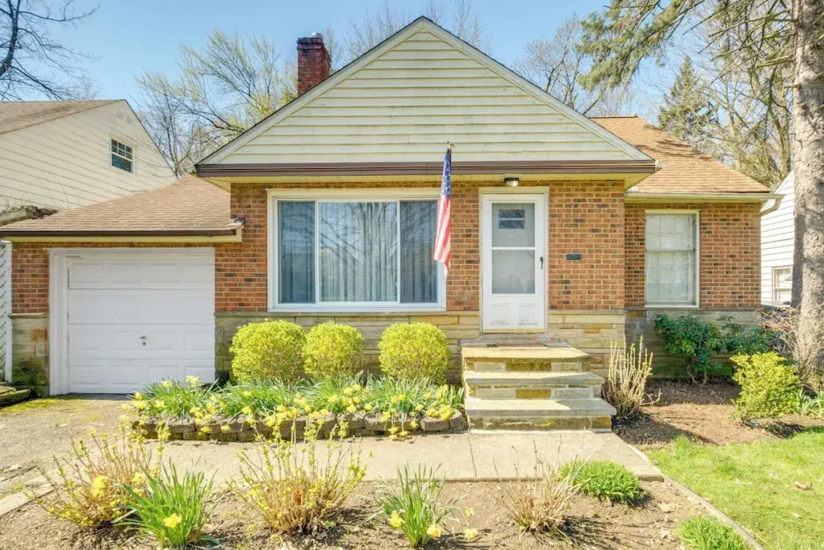 Cleveland Heights Home w/ Sunroom: Park Across St!