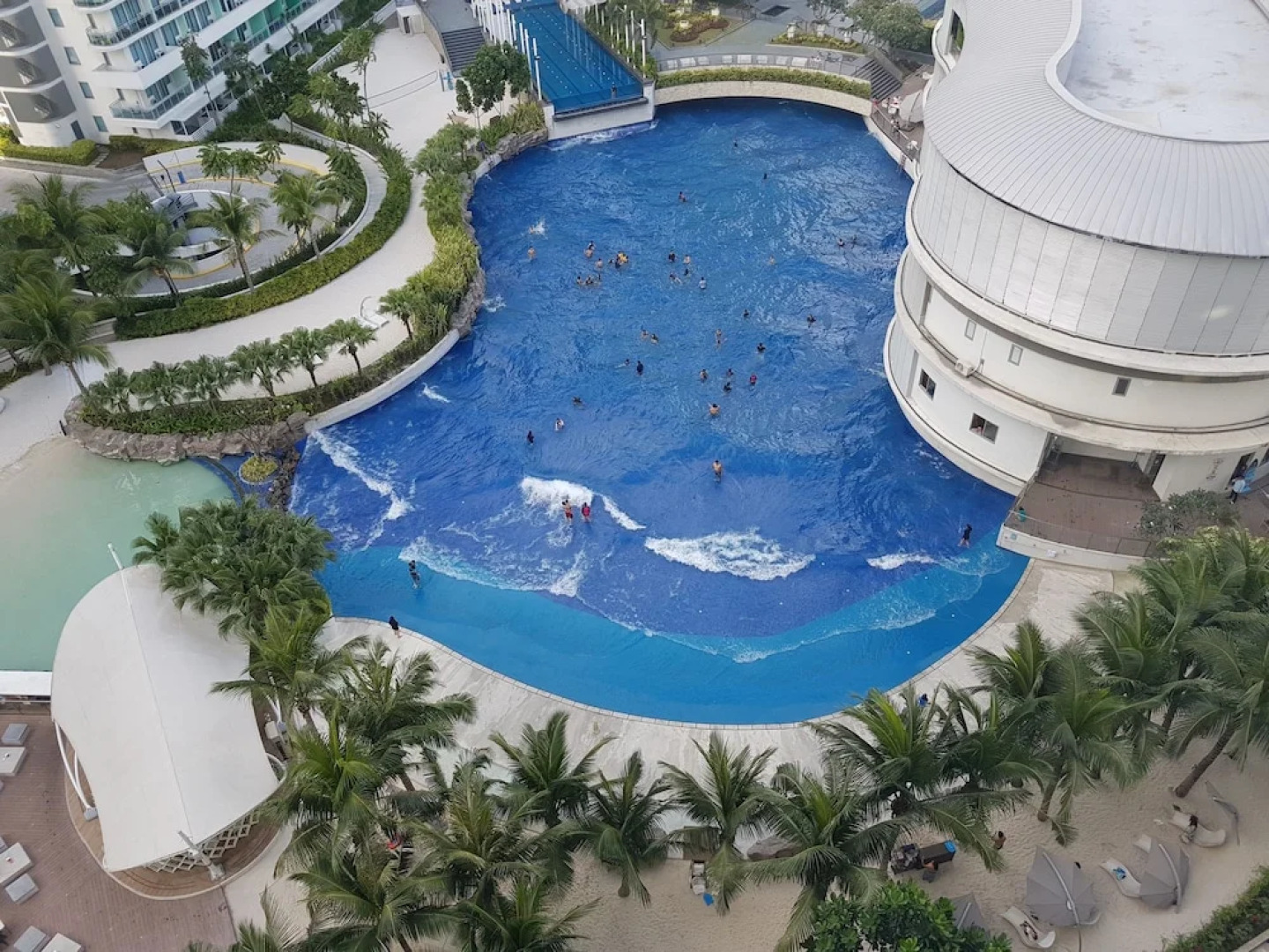 Maui Condotel @ Azure Urban Resort Residence