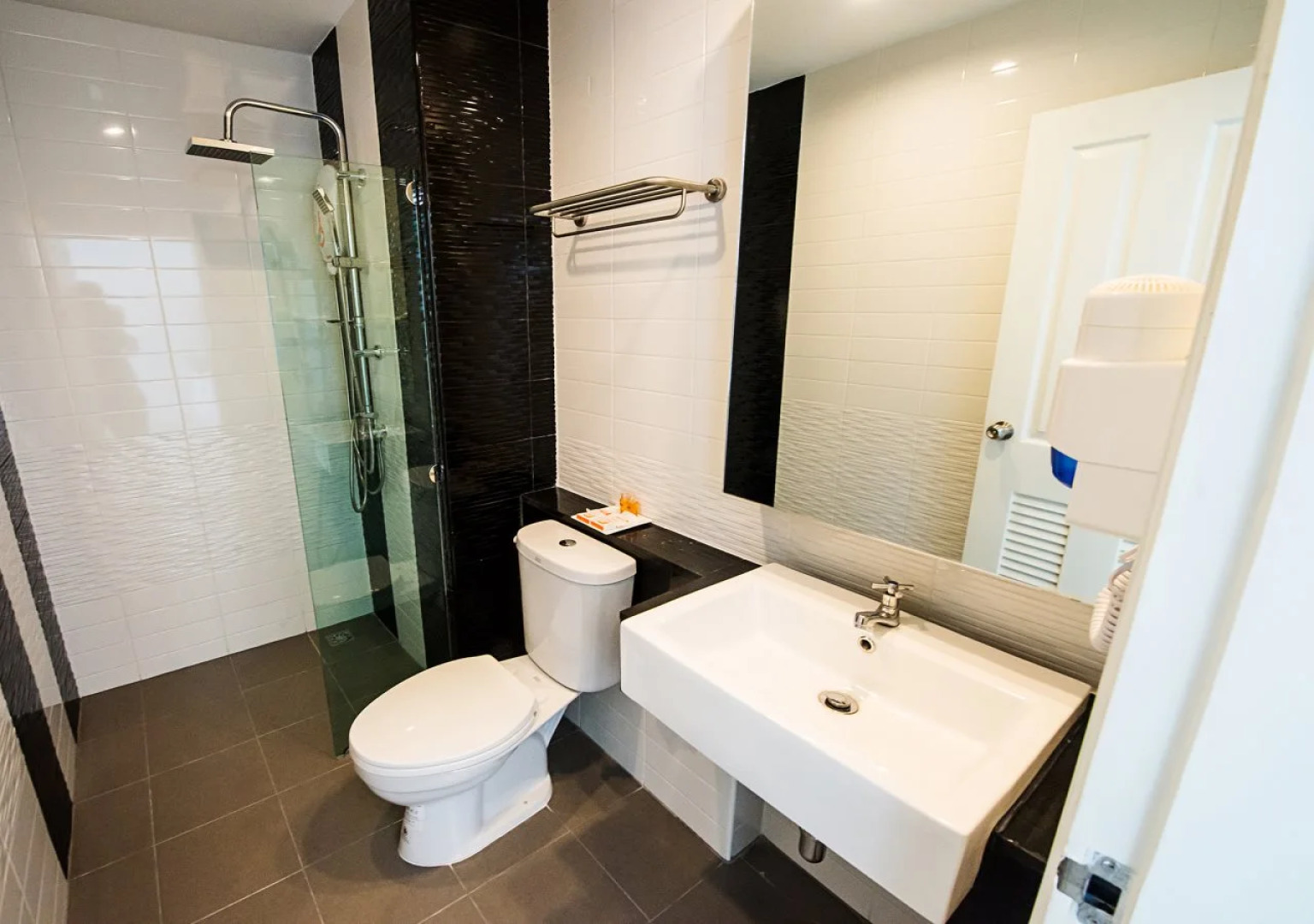 B2 Mae Sot Premier Hotel