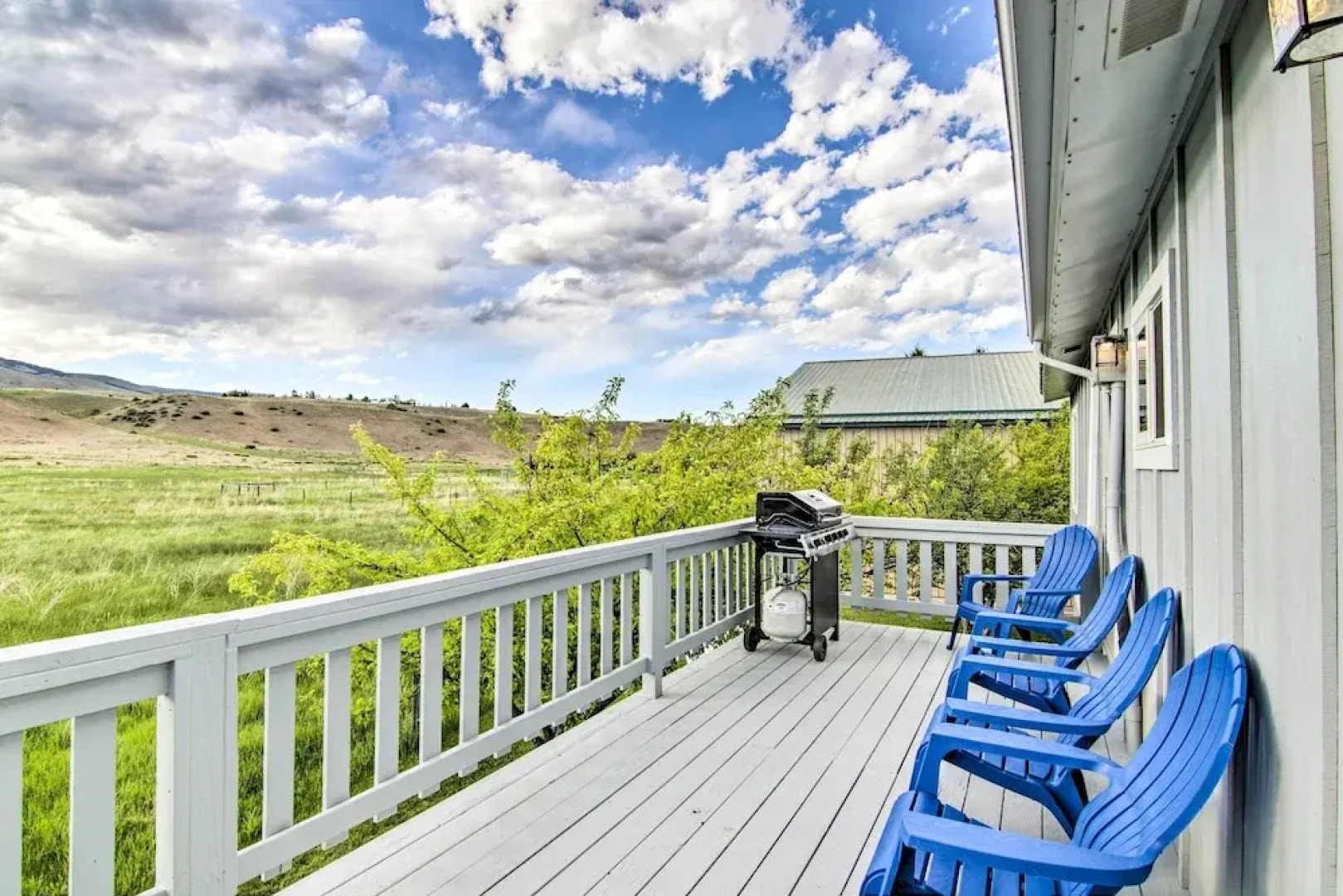 Montana's Emigrant Peaks Getaway: Apt w/ Amenities