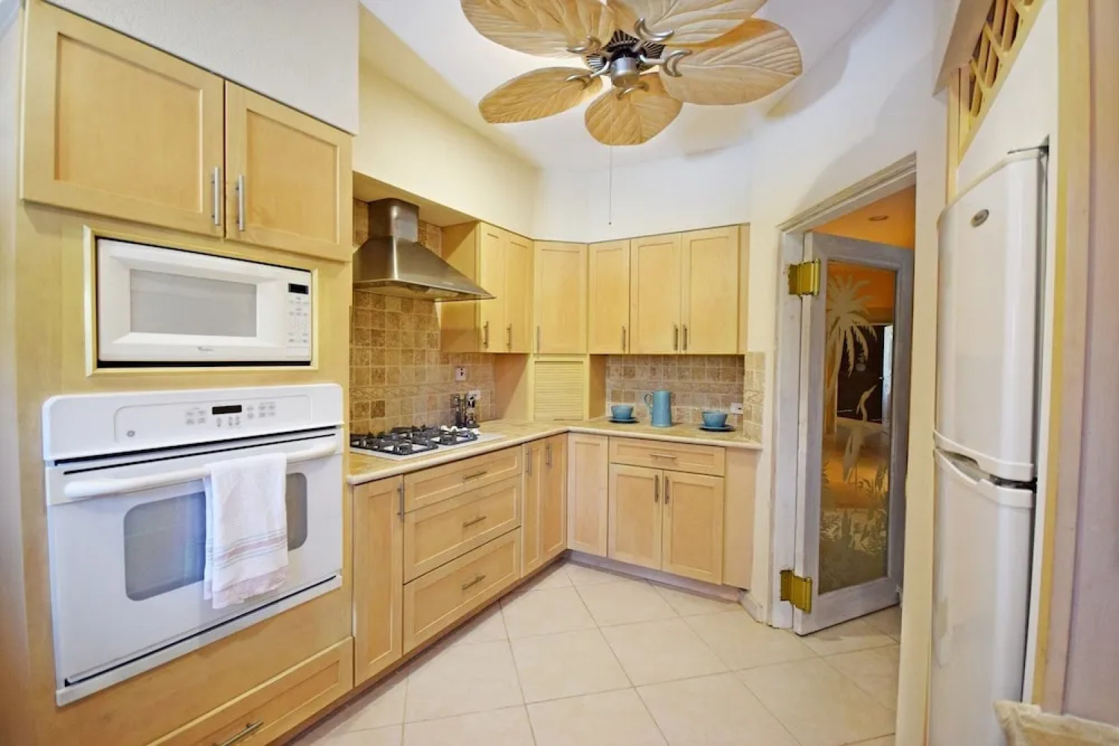 3 Min Walk to Beach - Blessed Manor by Bluescape