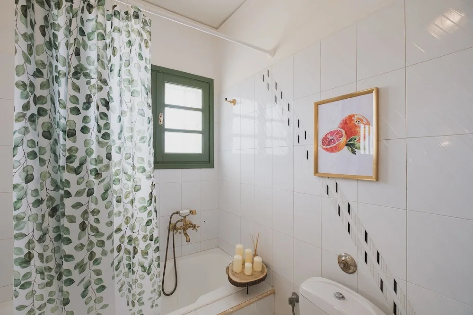 Mid-Century Modern Villa Vintage Charm