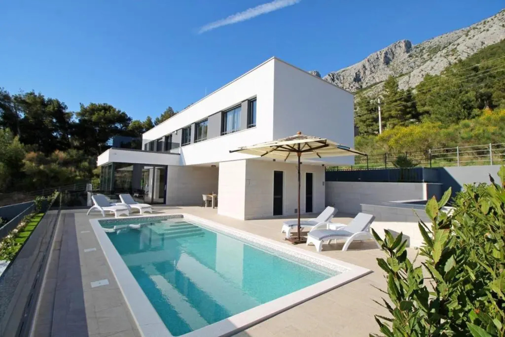 Luxury, seafront Villa IVAN with heated pool only 100m from beach