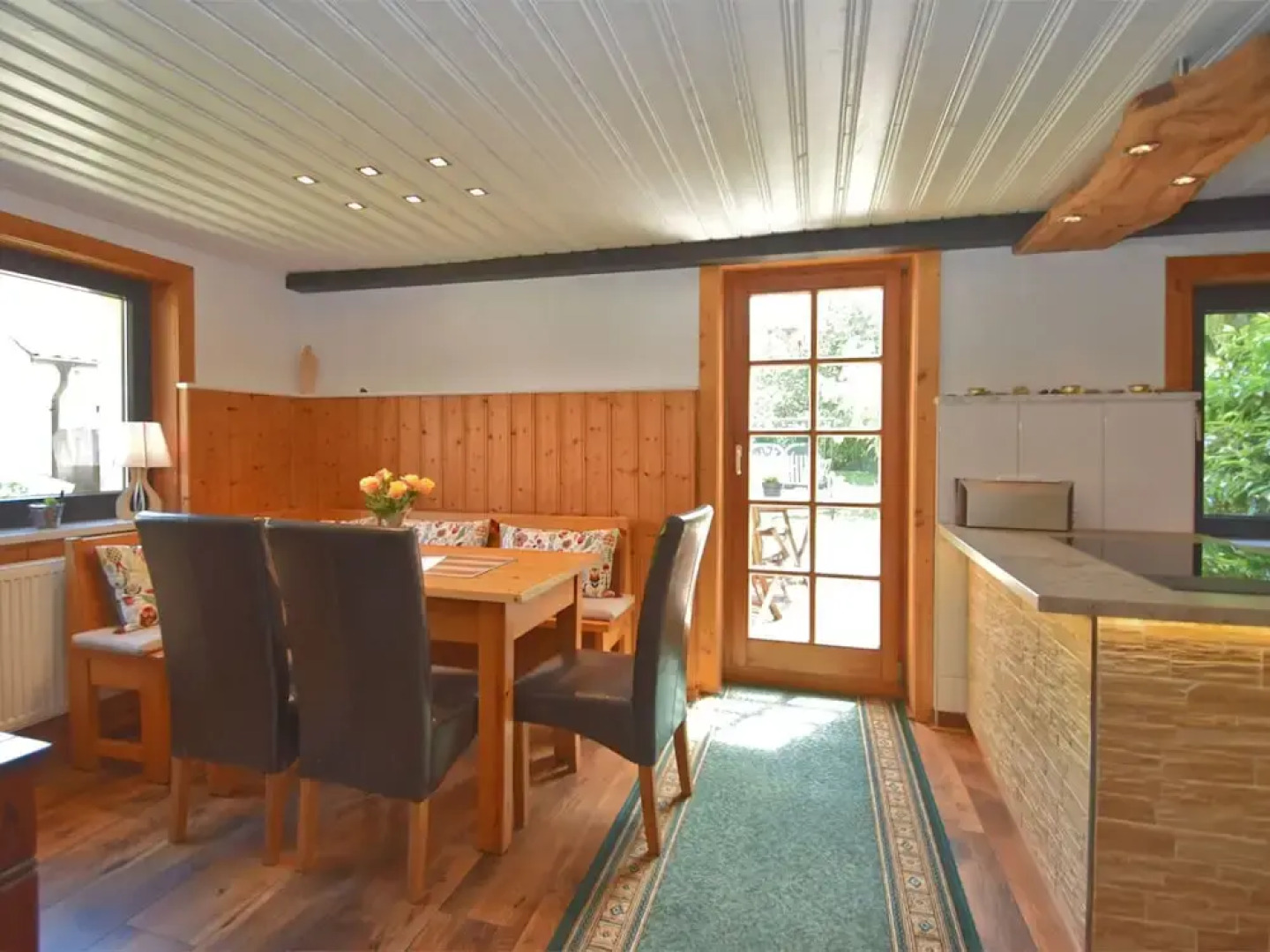 Vintage Hoilday Home in Leina with Pond