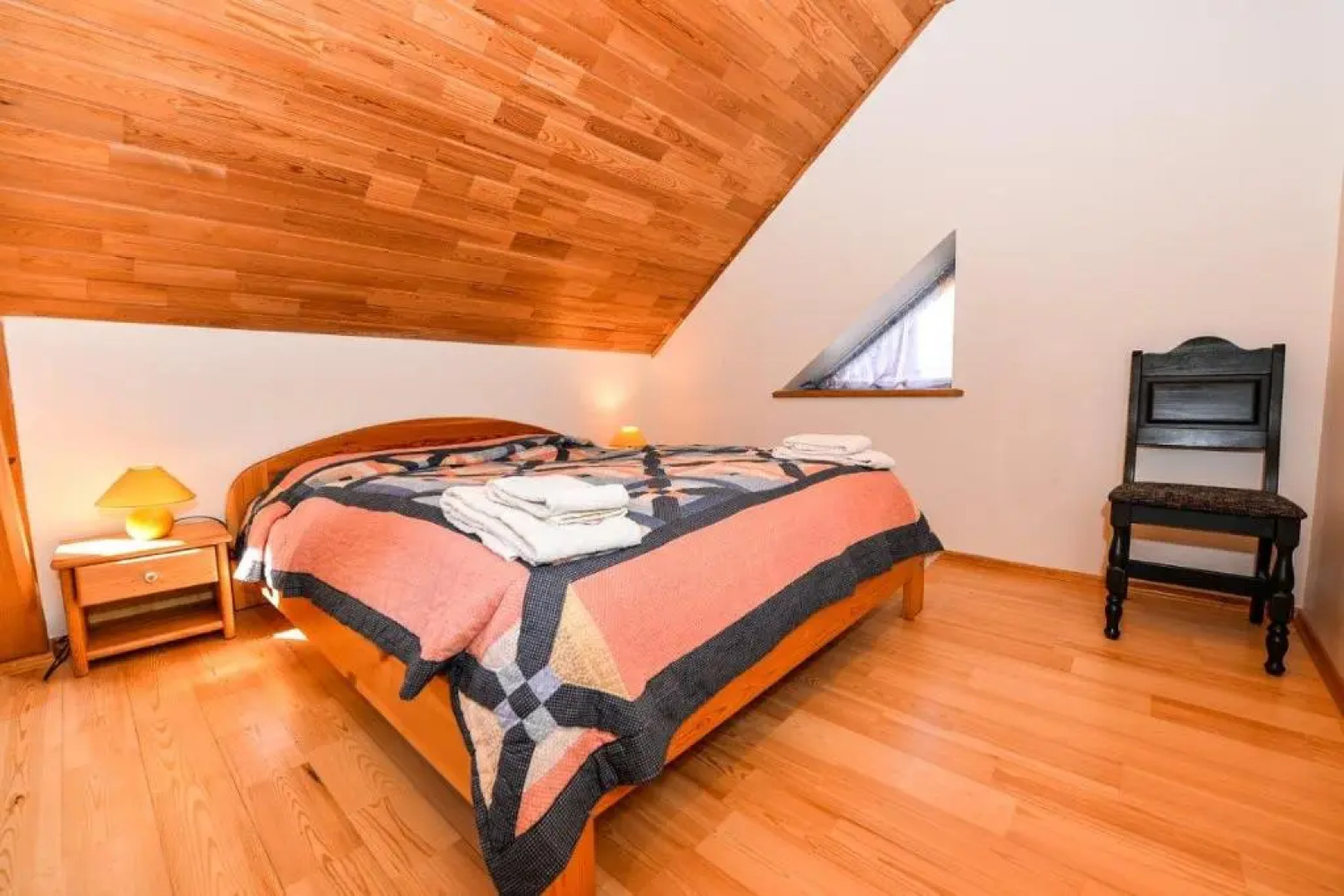 Apartamentas ''Jūratė'' 6-8 asmenims su sauna, privačiu kiemeliu prie jachtklubo.