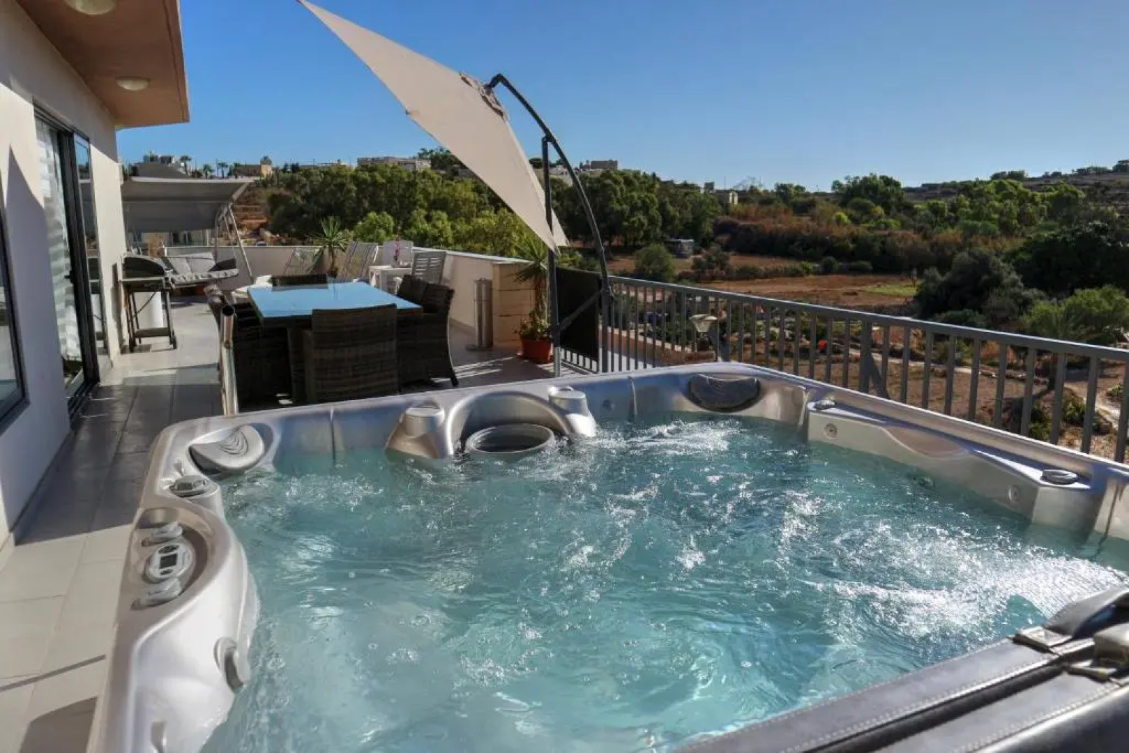 Stunning Views 4 Bedroom Penthouse in Marsaxlokk