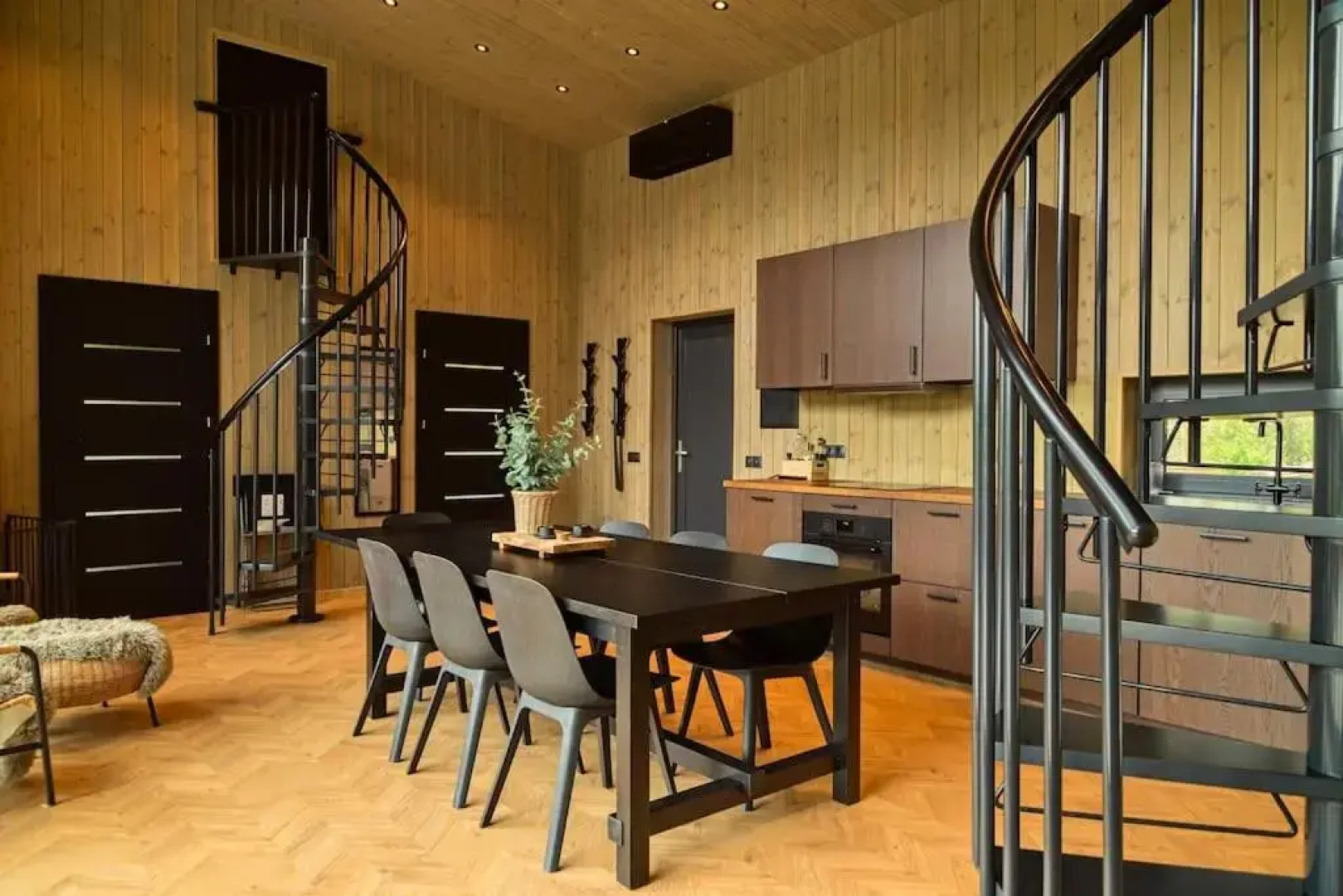 Skogly - Ny stor hytte, Unike Finnskogen